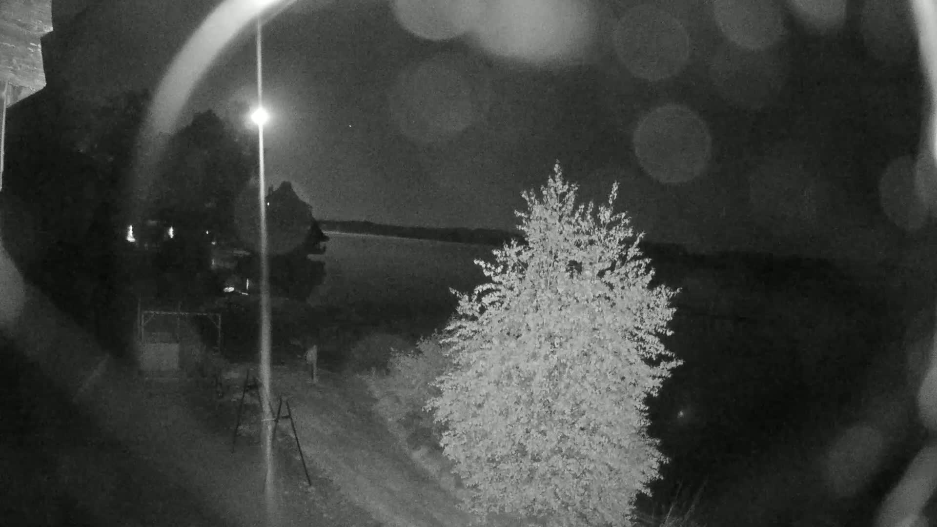 Lac des Settons Lake Live Cam - Château-Chinon (Ville), Nièvre, Bourgogne-Franche-Comté, France