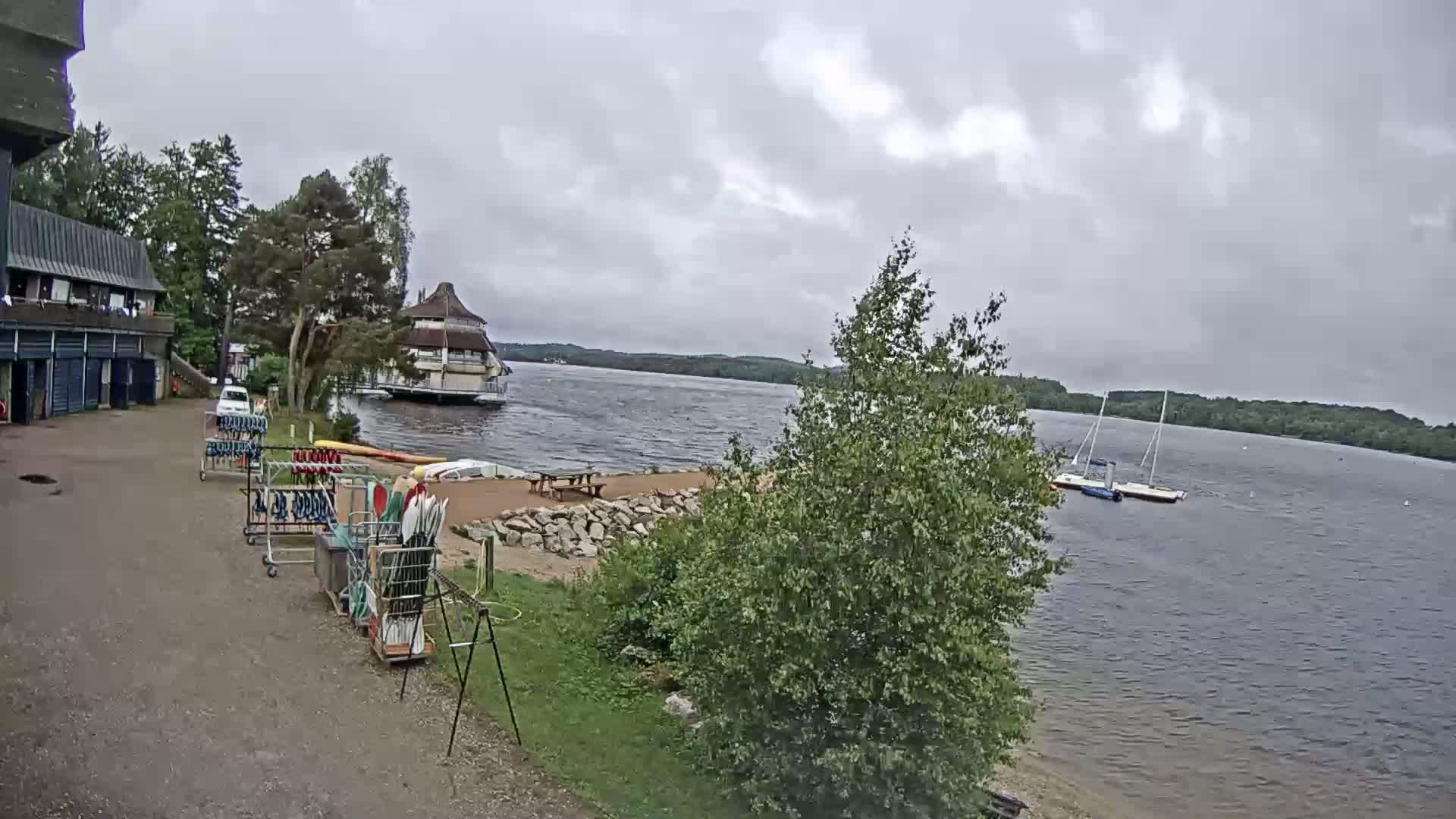 Lac des Settons Lake Live Cam - Château-Chinon (Ville), Nièvre, Bourgogne-Franche-Comté, France