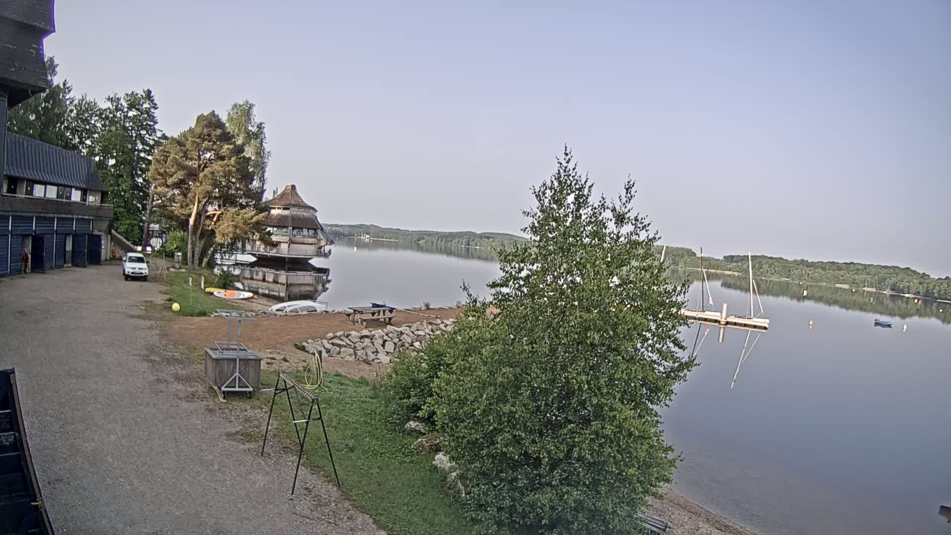 Lac des Settons Lake Live Cam - Château-Chinon (Ville), Nièvre, Bourgogne-Franche-Comté, France