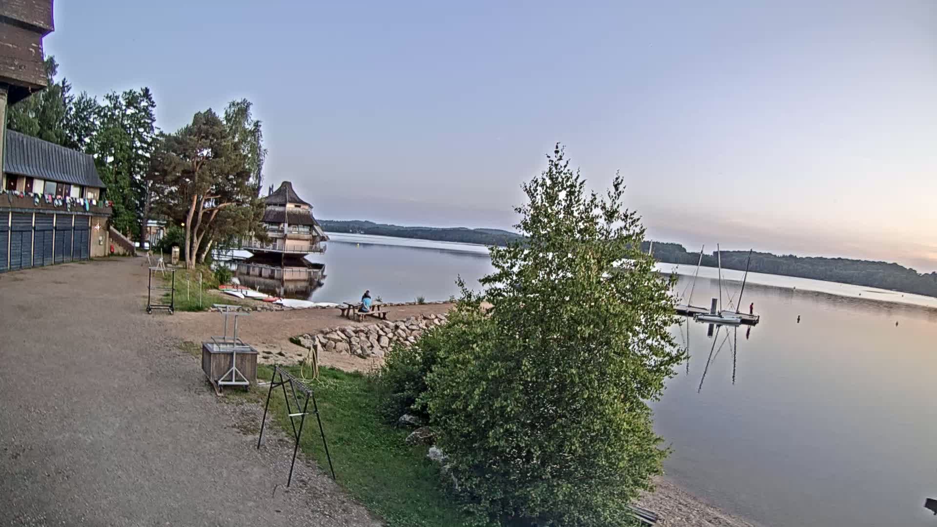 Lac des Settons Lake Live Cam - Château-Chinon (Ville), Nièvre, Bourgogne-Franche-Comté, France