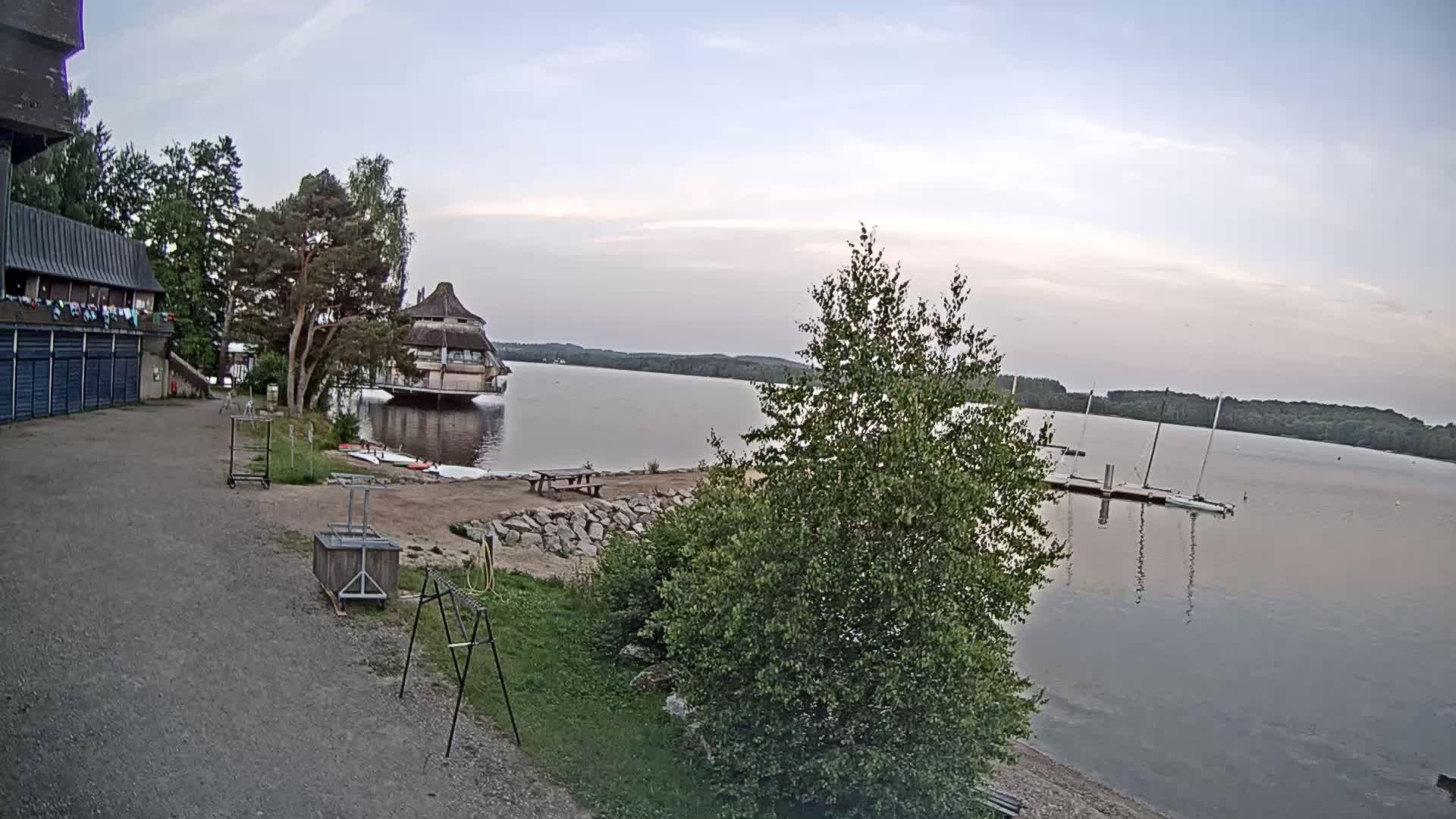 Lac des Settons Lake Live Cam - Château-Chinon (Ville), Nièvre, Bourgogne-Franche-Comté, France