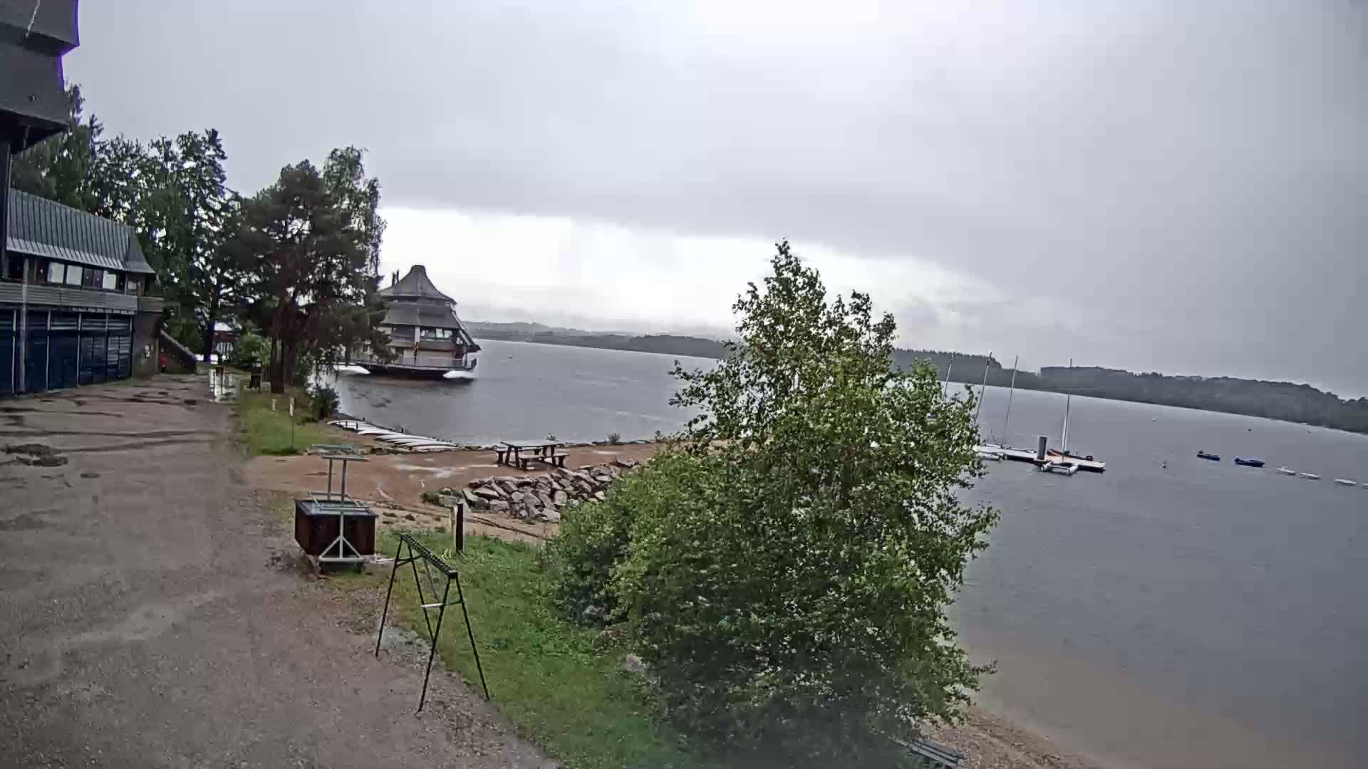 Lac des Settons Lake Live Cam - Château-Chinon (Ville), Nièvre, Bourgogne-Franche-Comté, France