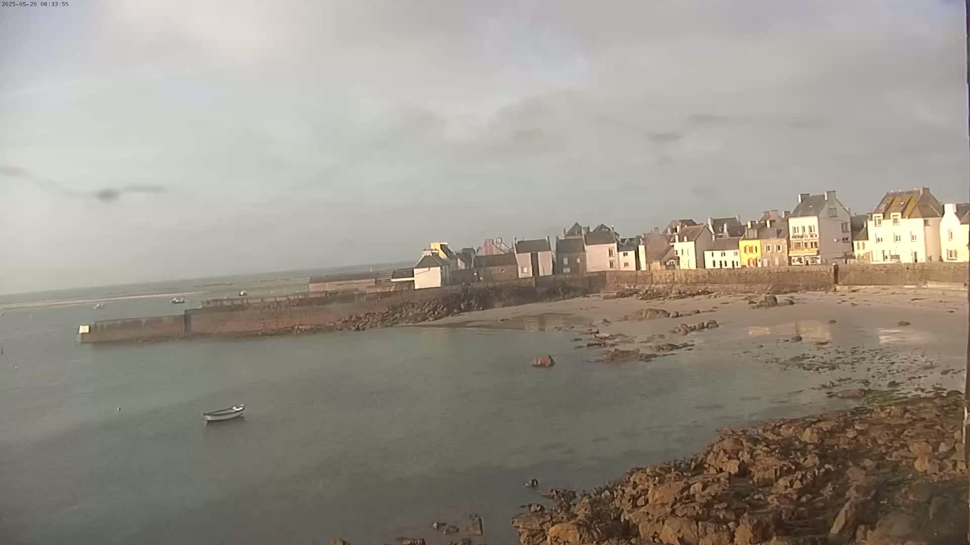Ile de Sein Island Village & Coast Live Cam -  Quimper, Finistère, Bretagne, France