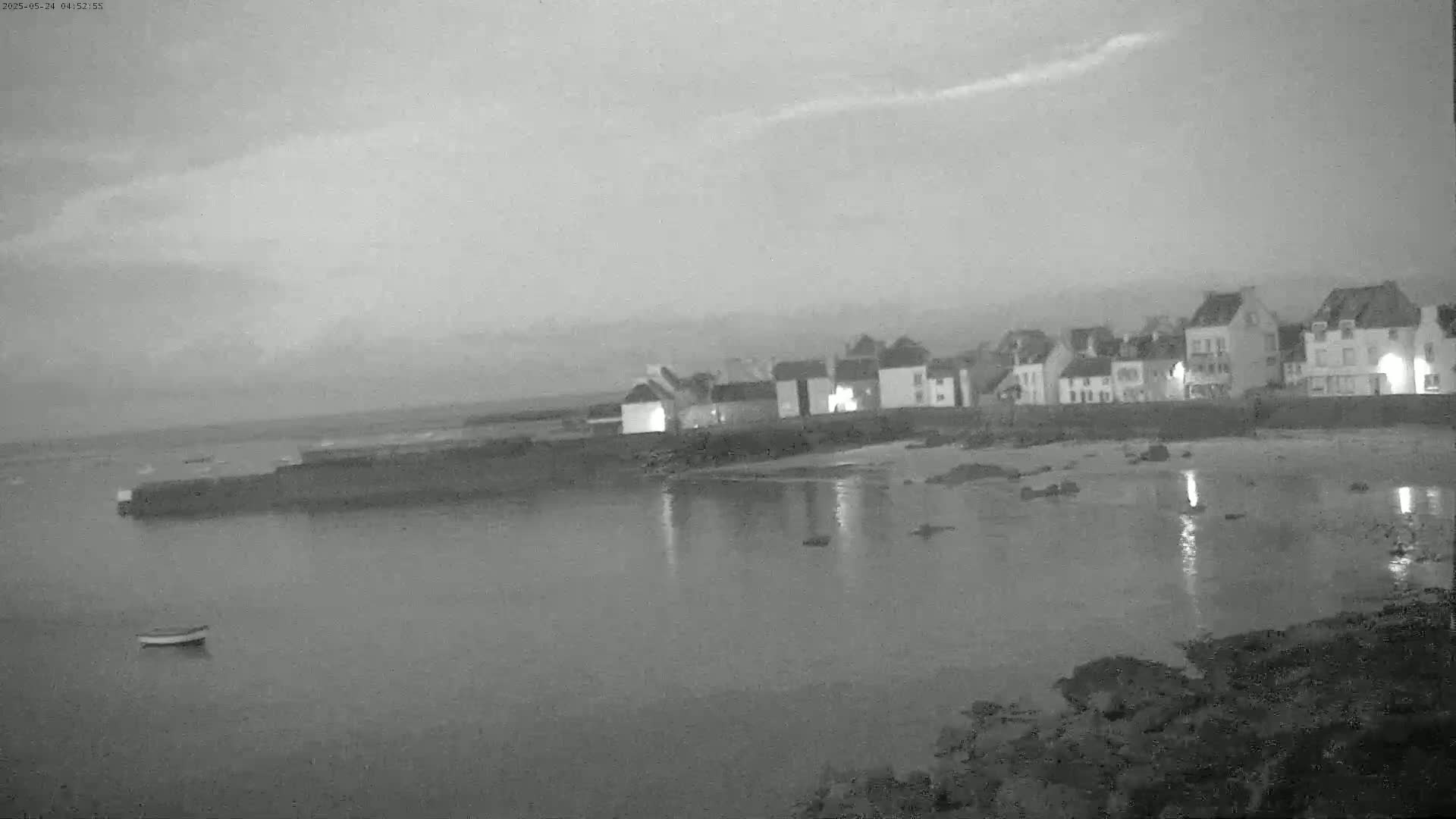 Ile de Sein Island Village & Coast Live Cam -  Quimper, Finistère, Bretagne, France