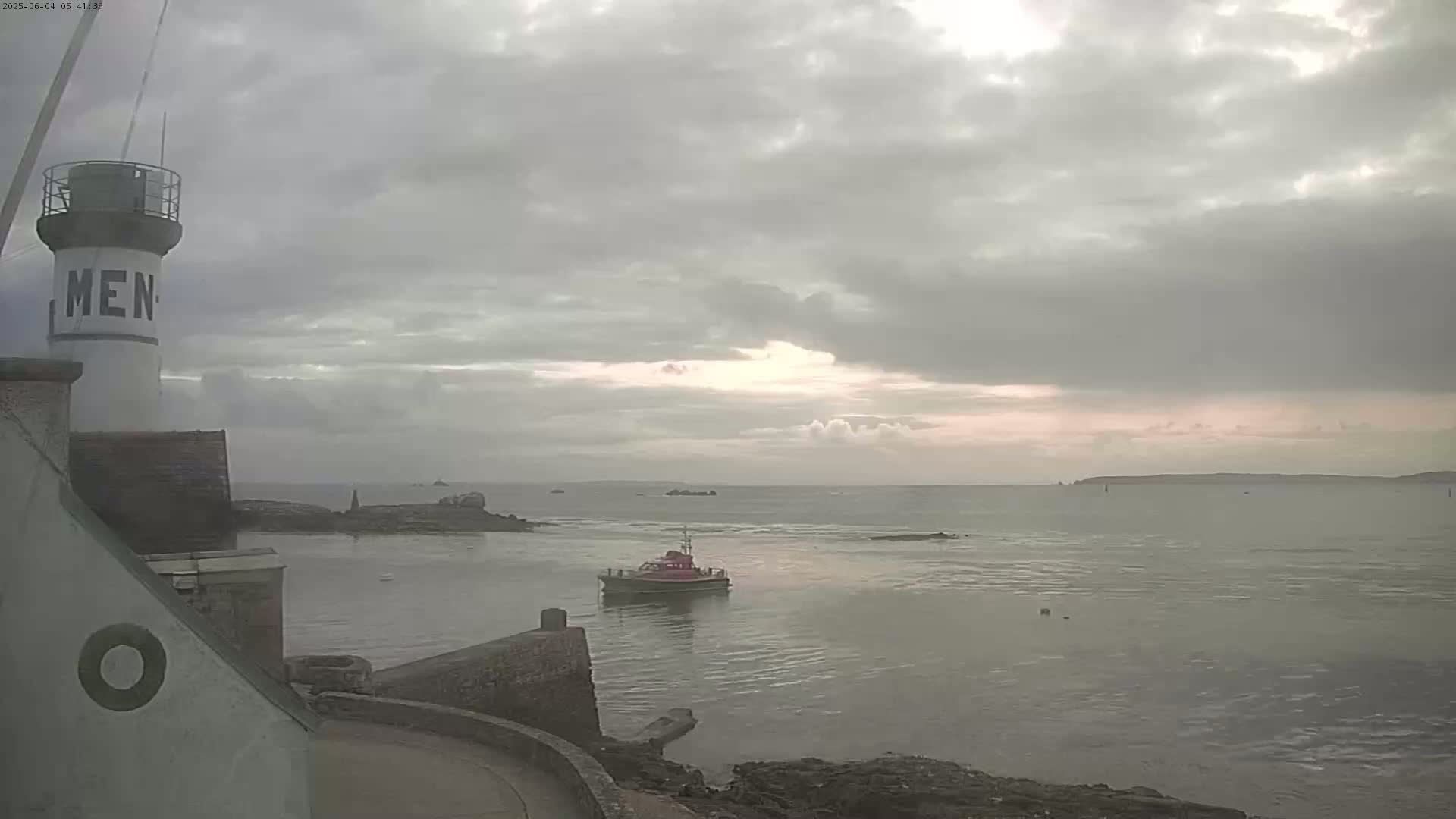 Ile de Sein Island Village & Coast Live Cam -  Quimper, Finistère, Bretagne, France