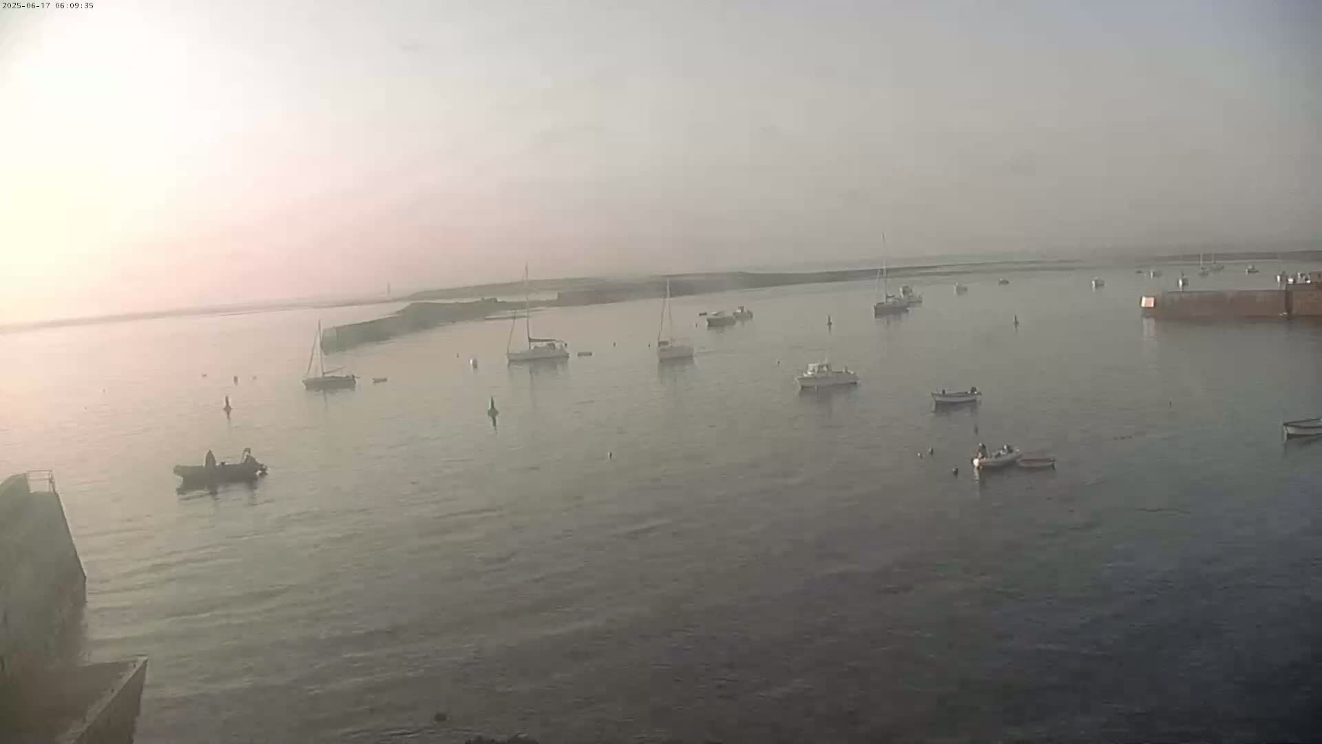 Ile de Sein Island Village & Coast Live Cam -  Quimper, Finistère, Bretagne, France