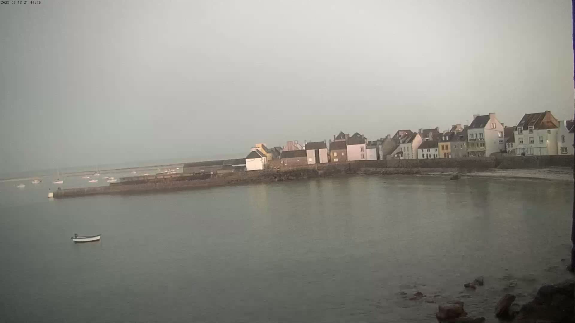 Ile de Sein Island Village & Coast Live Cam -  Quimper, Finistère, Bretagne, France