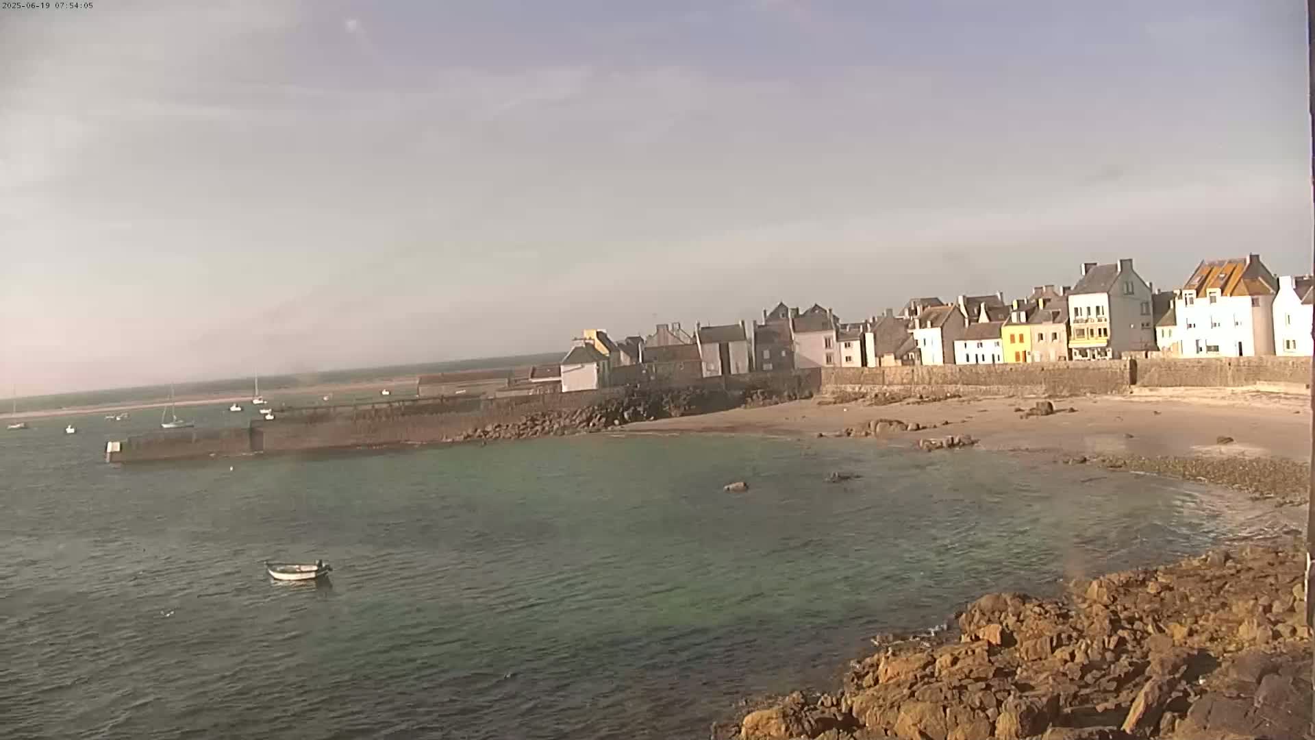 Ile de Sein Island Village & Coast Live Cam -  Quimper, Finistère, Bretagne, France