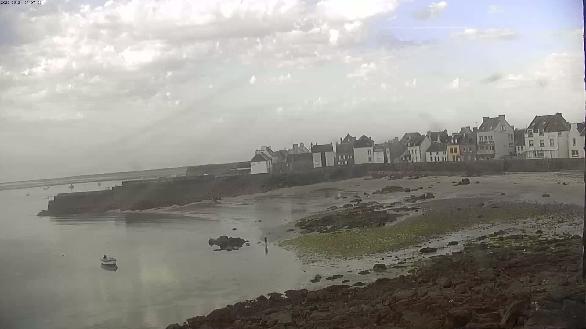 Ile de Sein Island Village & Coast Live Cam -  Quimper, Finistère, Bretagne, France