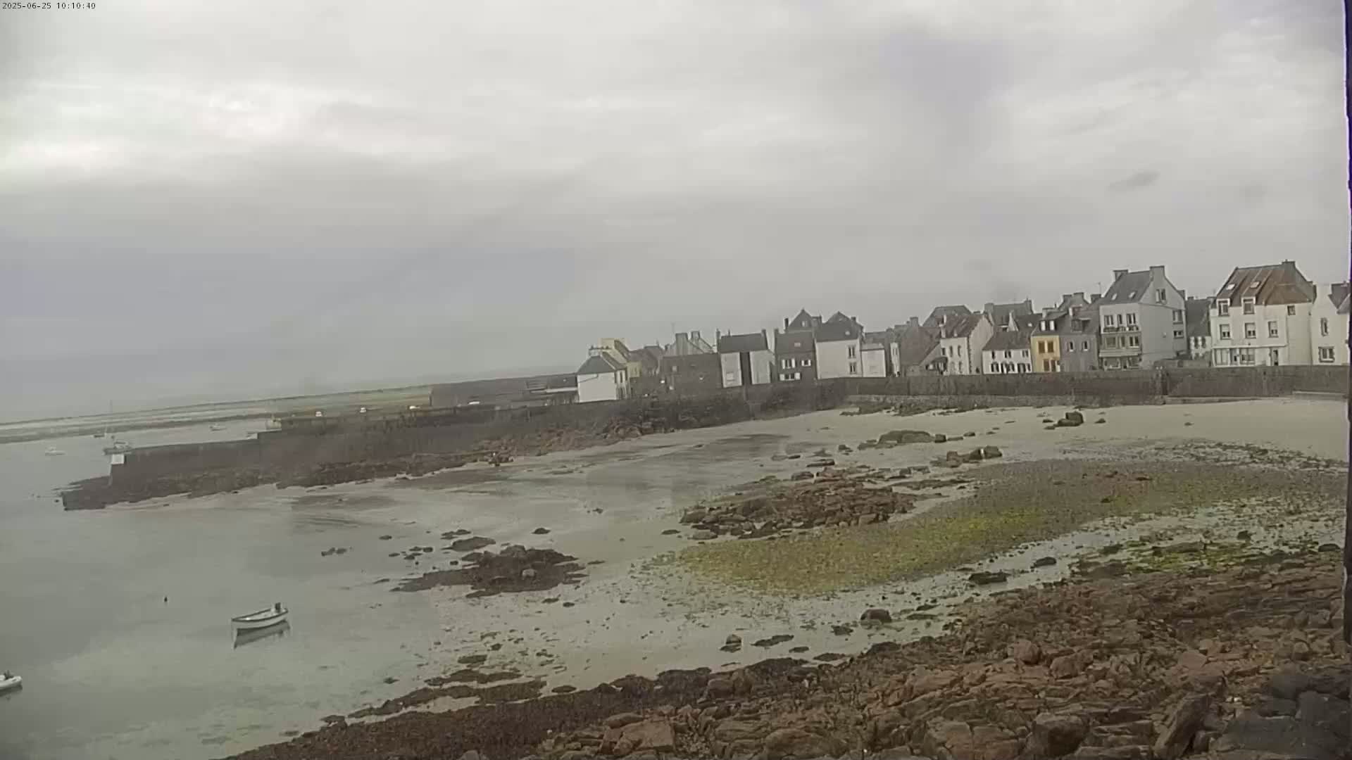 Ile de Sein Island Village & Coast Live Cam -  Quimper, Finistère, Bretagne, France