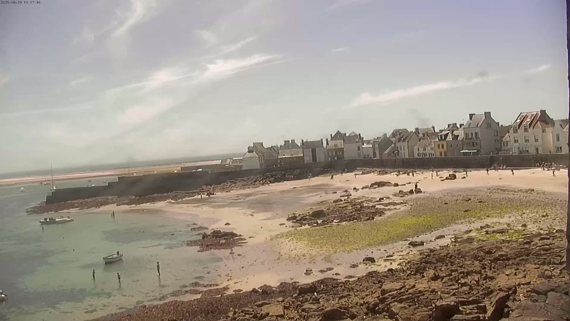 Ile de Sein Island Village & Coast Live Cam -  Quimper, Finistère, Bretagne, France