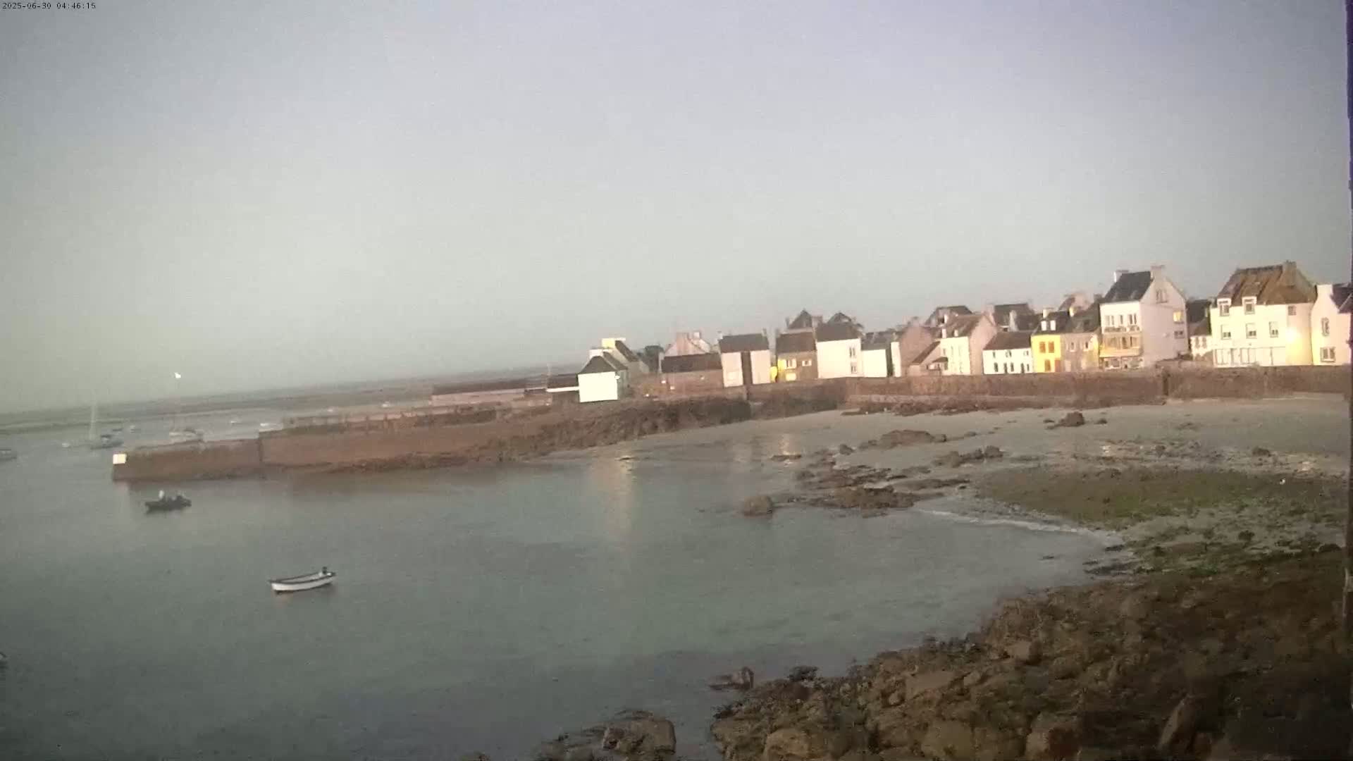 Ile de Sein Island Village & Coast Live Cam -  Quimper, Finistère, Bretagne, France