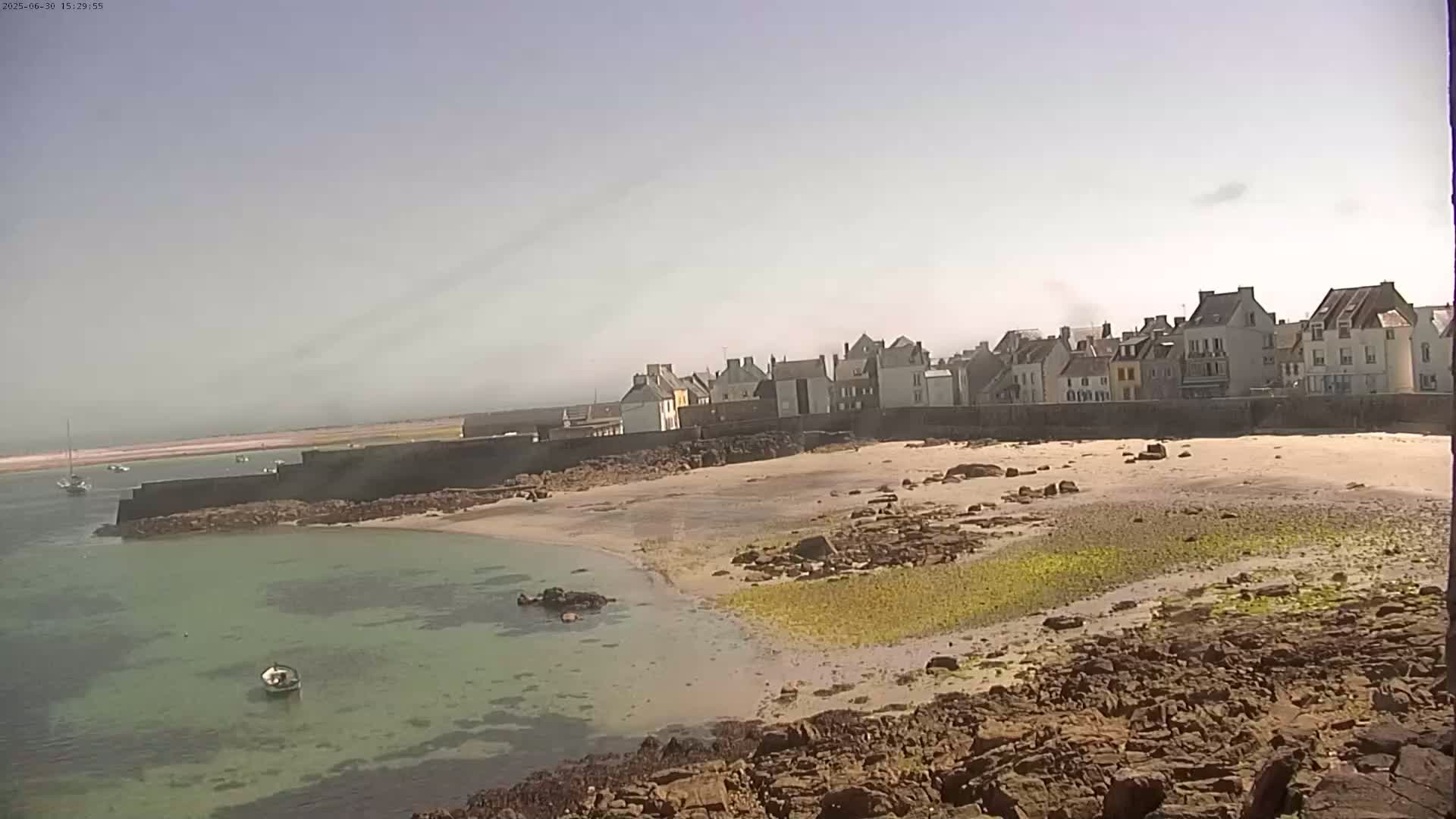 Ile de Sein Island Village & Coast Live Cam -  Quimper, Finistère, Bretagne, France