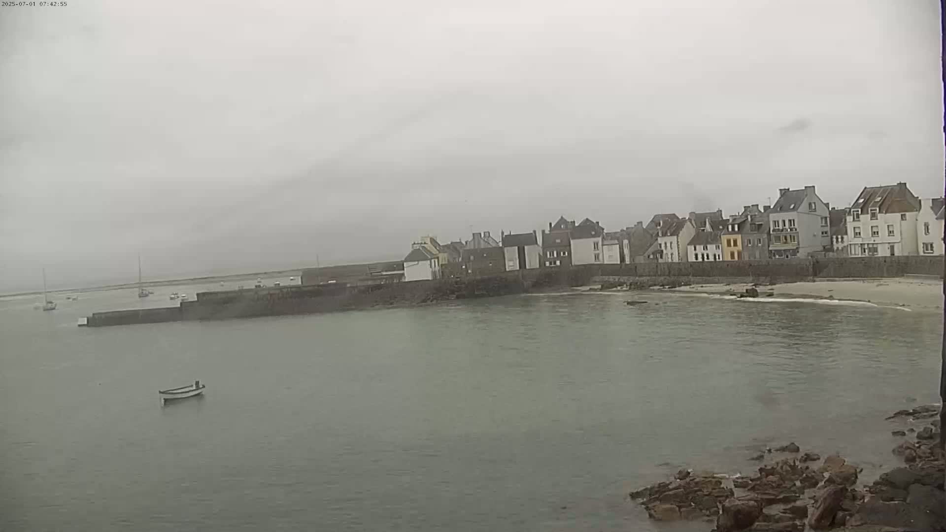 Ile de Sein Island Village & Coast Live Cam -  Quimper, Finistère, Bretagne, France