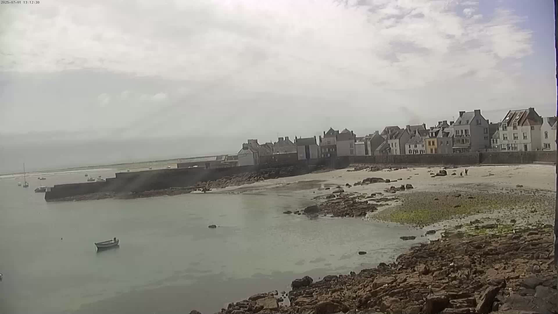 Ile de Sein Island Village & Coast Live Cam -  Quimper, Finistère, Bretagne, France