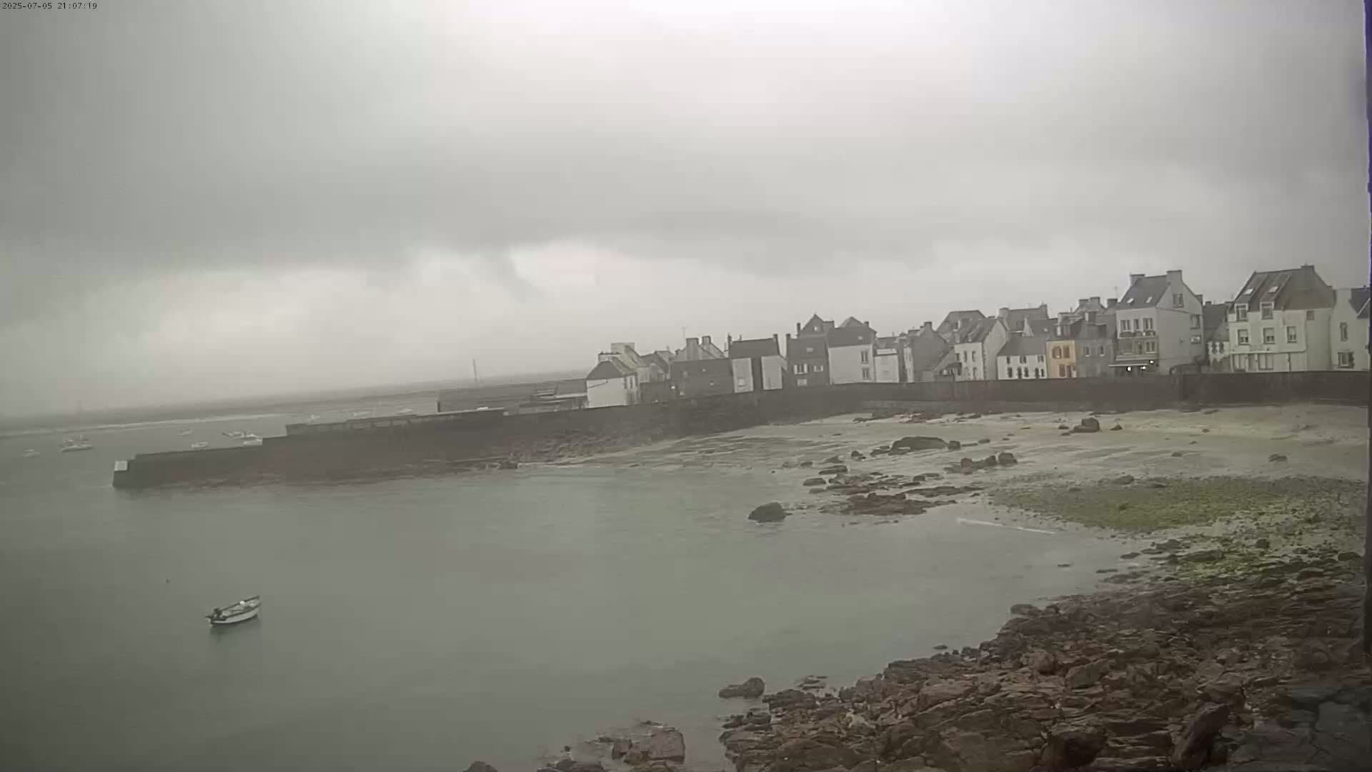 Ile de Sein Island Village & Coast Live Cam -  Quimper, Finistère, Bretagne, France
