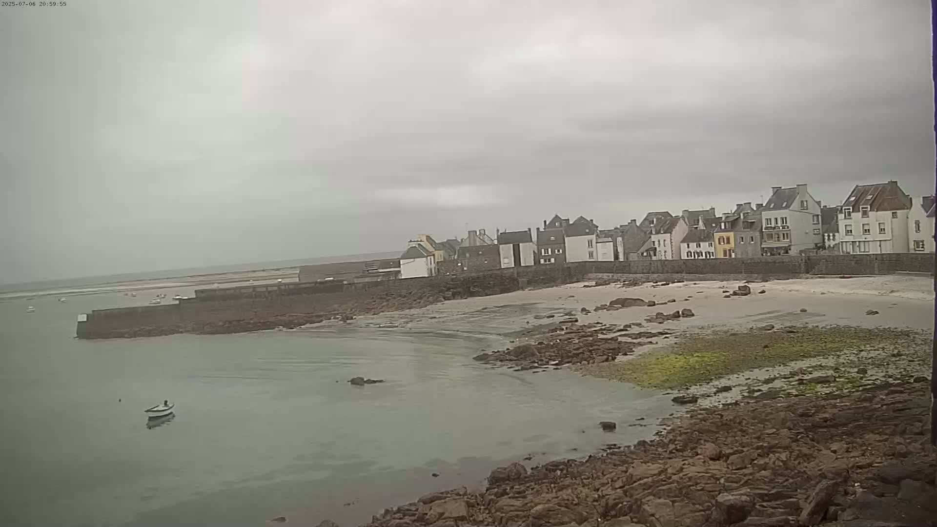 Ile de Sein Island Village & Coast Live Cam -  Quimper, Finistère, Bretagne, France