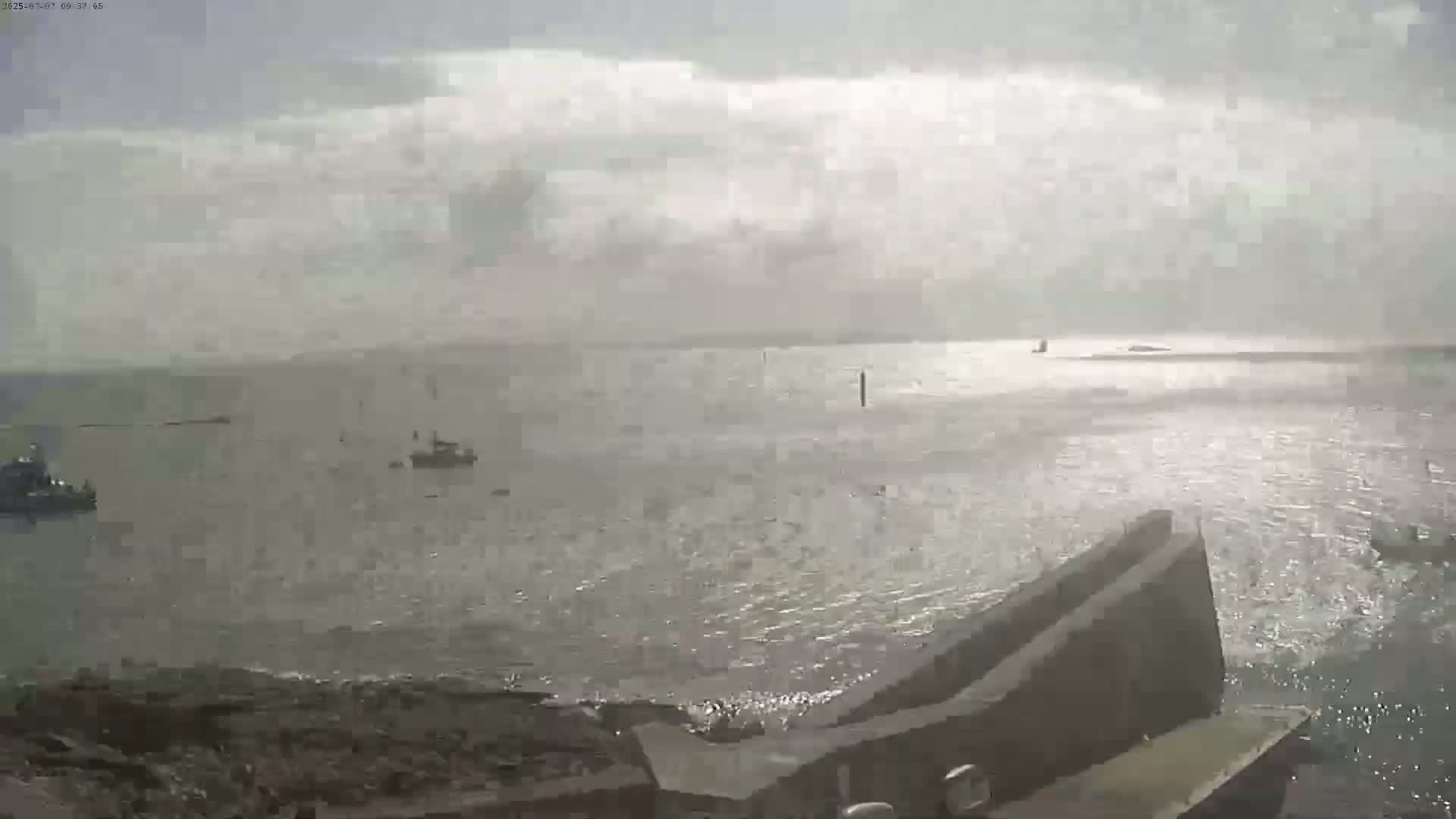 Ile de Sein Island Village & Coast Live Cam -  Quimper, Finistère, Bretagne, France