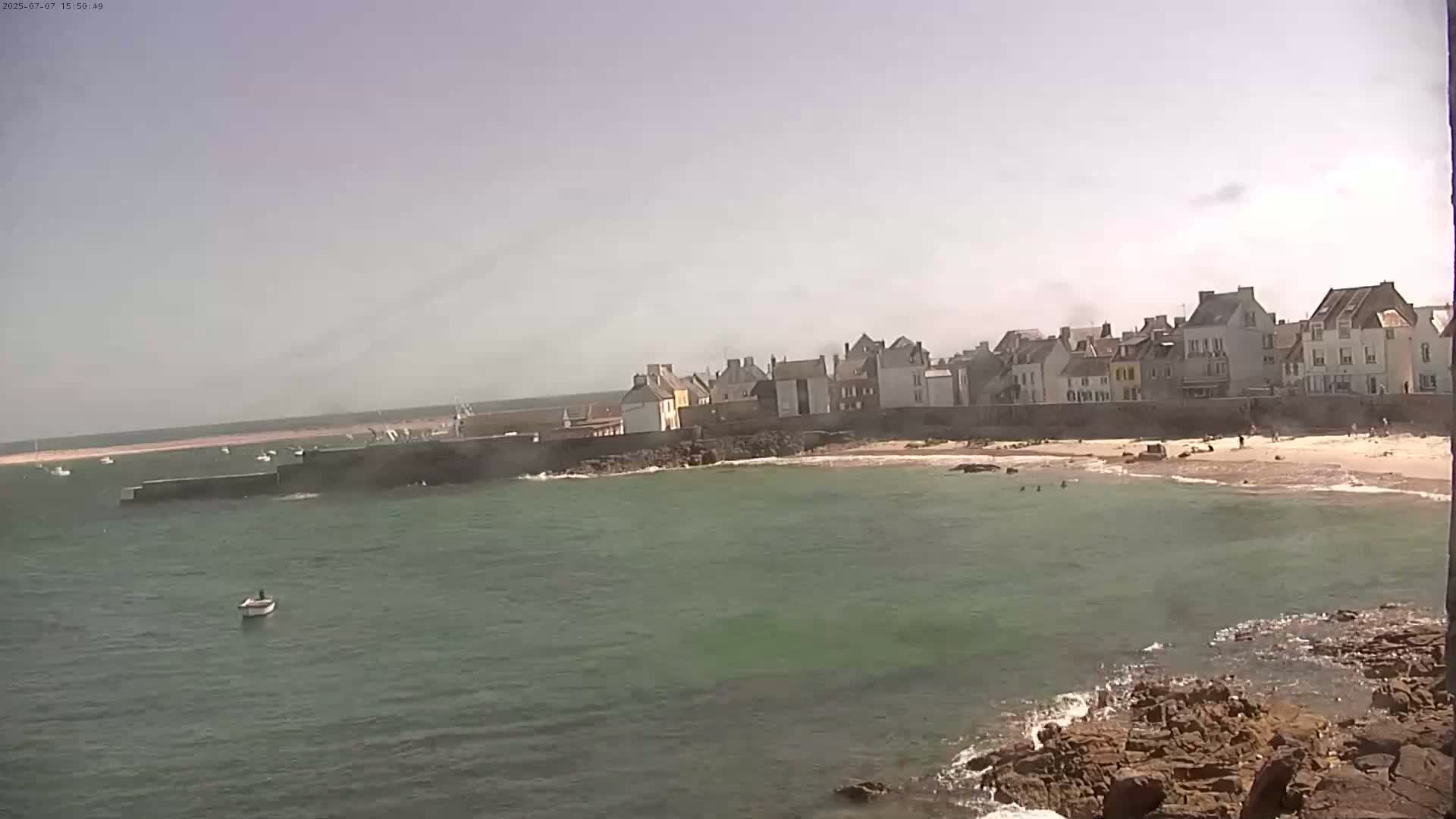 Ile de Sein Island Village & Coast Live Cam -  Quimper, Finistère, Bretagne, France