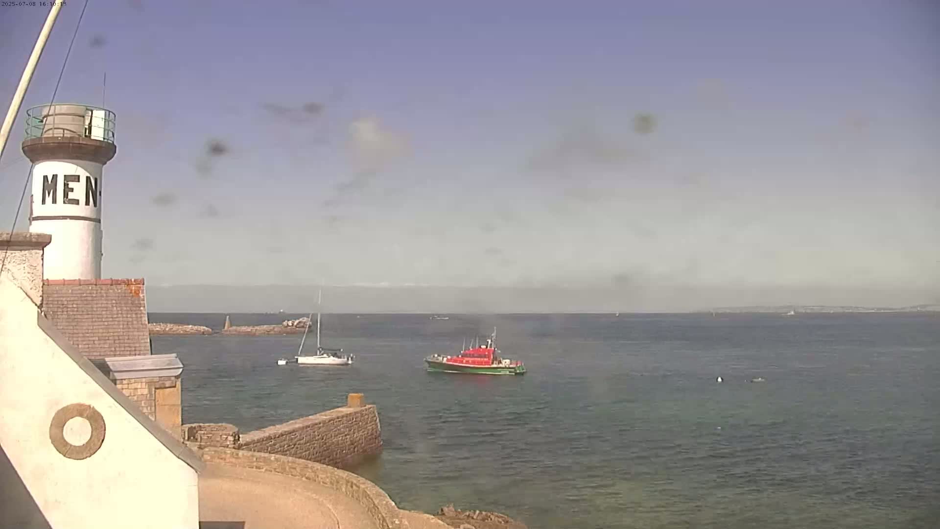 Ile de Sein Island Village & Coast Live Cam -  Quimper, Finistère, Bretagne, France