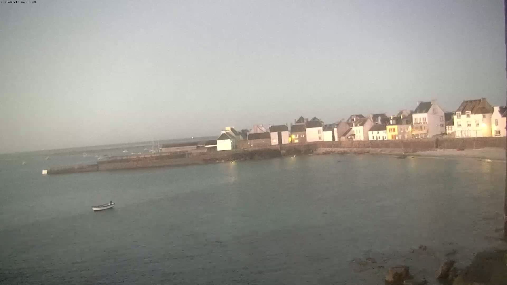 Ile de Sein Island Village & Coast Live Cam -  Quimper, Finistère, Bretagne, France