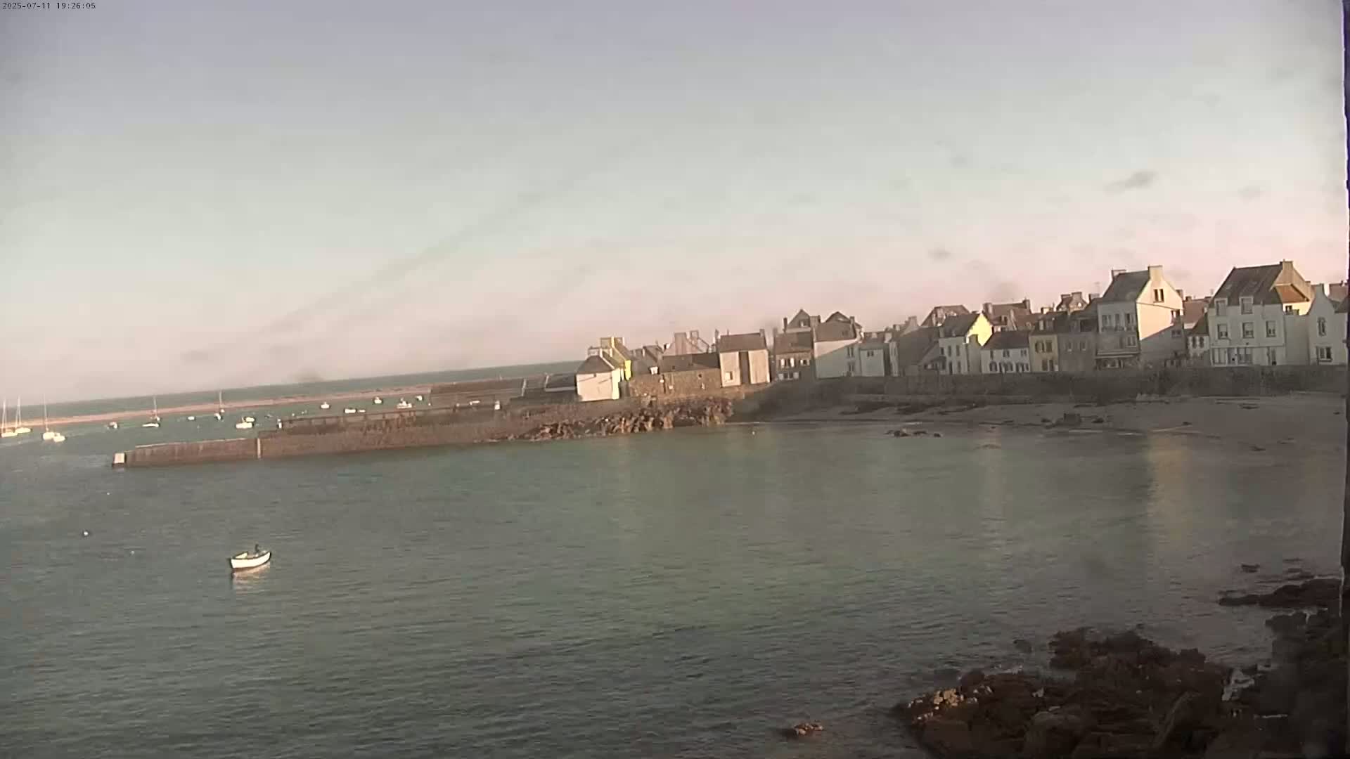 Ile de Sein Island Village & Coast Live Cam -  Quimper, Finistère, Bretagne, France