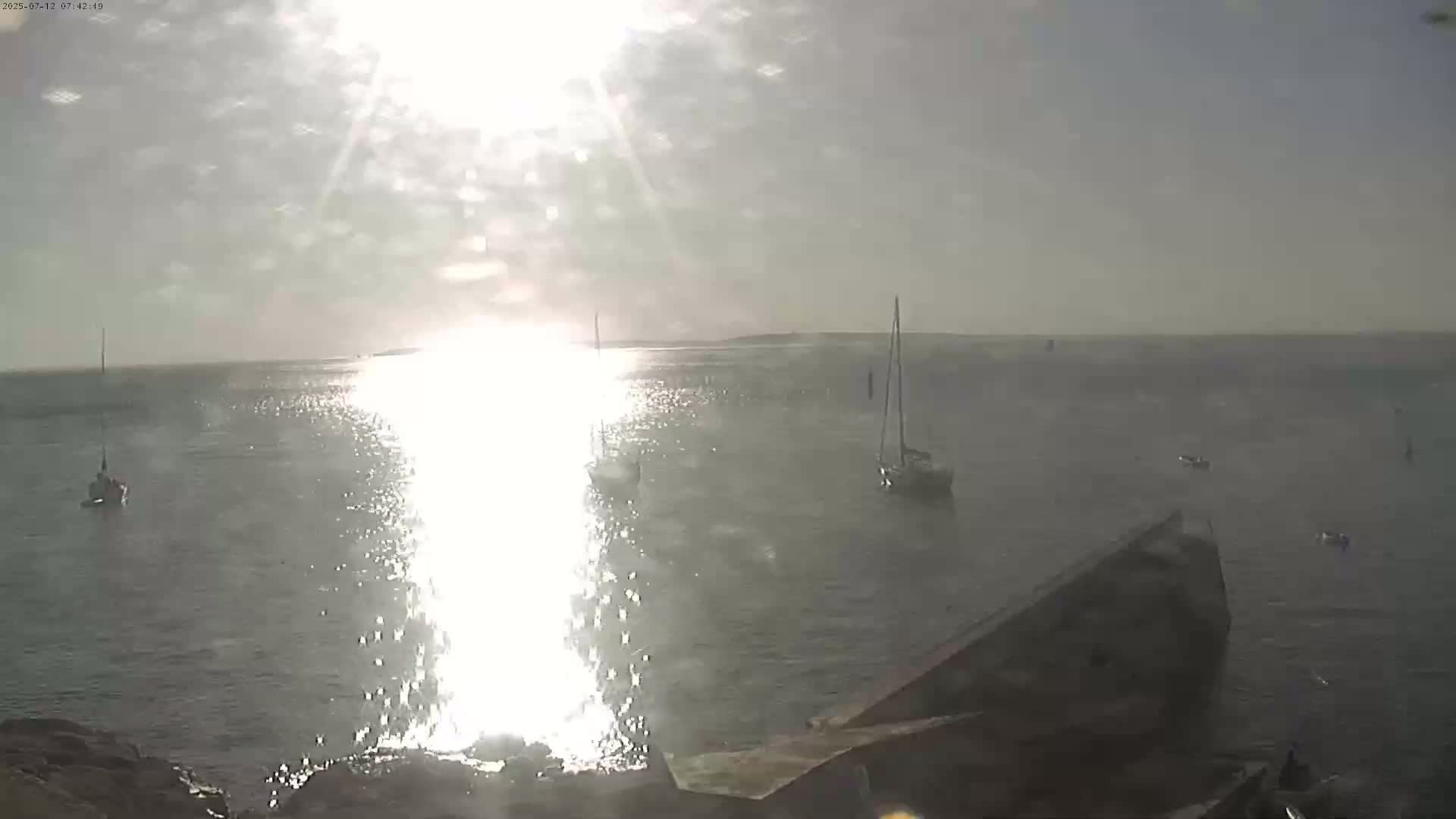 Ile de Sein Island Village & Coast Live Cam -  Quimper, Finistère, Bretagne, France