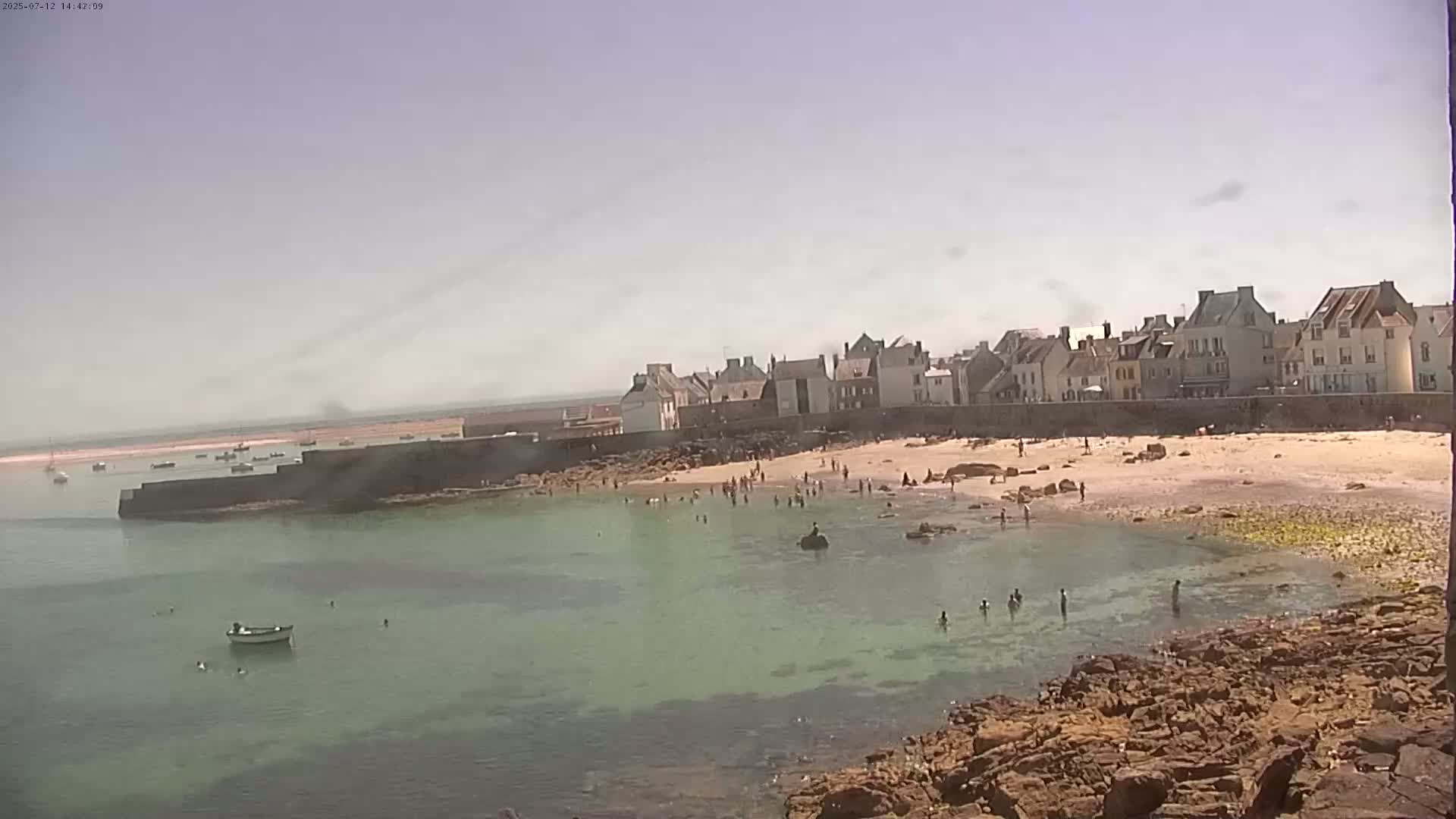 Ile de Sein Island Village & Coast Live Cam -  Quimper, Finistère, Bretagne, France