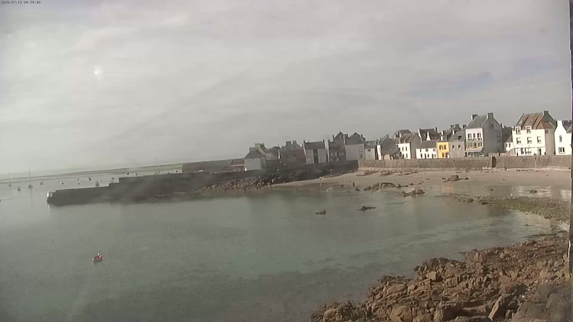 Ile de Sein Island Village & Coast Live Cam -  Quimper, Finistère, Bretagne, France