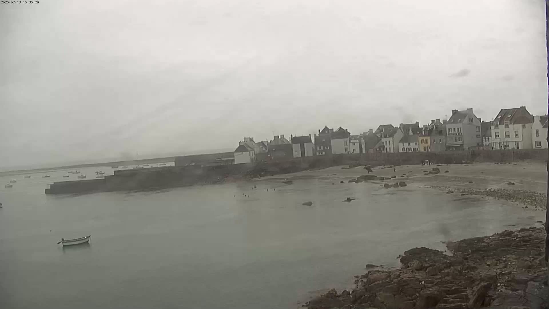 Ile de Sein Island Village & Coast Live Cam -  Quimper, Finistère, Bretagne, France