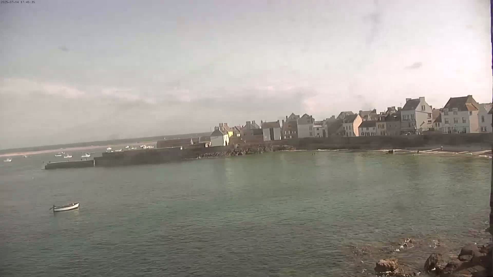 Ile de Sein Island Village & Coast Live Cam -  Quimper, Finistère, Bretagne, France