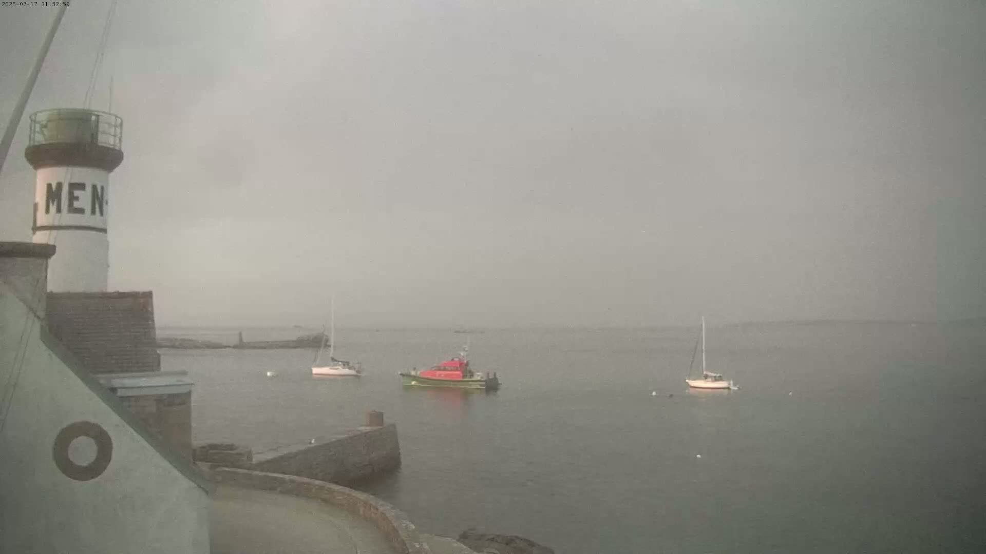 Ile de Sein Island Village & Coast Live Cam -  Quimper, Finistère, Bretagne, France