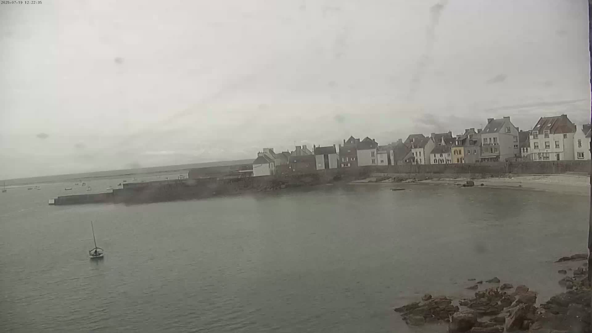 Ile de Sein Island Village & Coast Live Cam -  Quimper, Finistère, Bretagne, France
