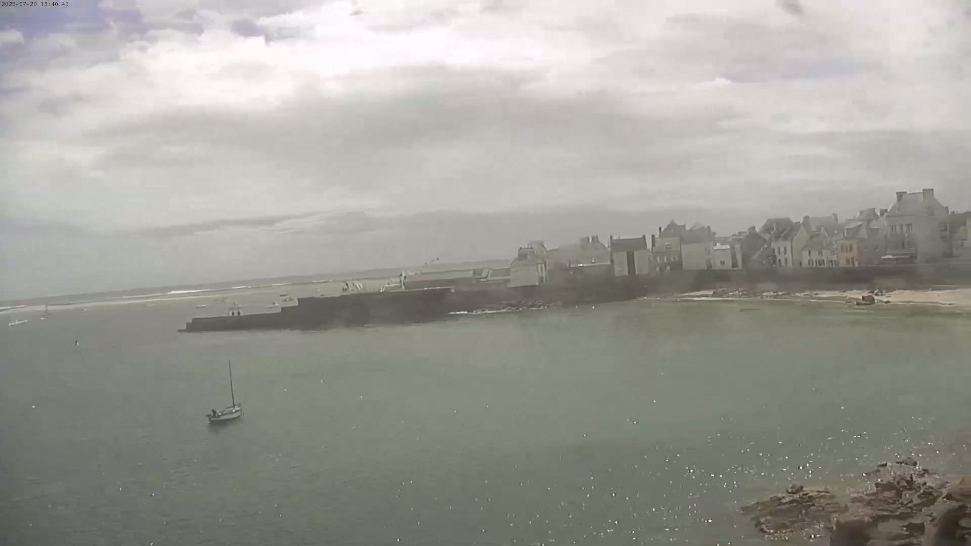 Ile de Sein Island Village & Coast Live Cam -  Quimper, Finistère, Bretagne, France