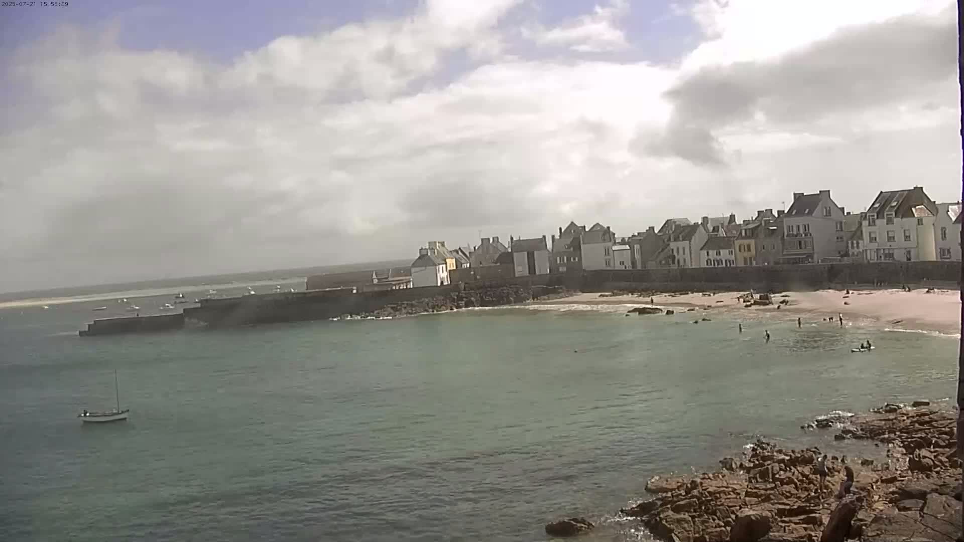 Ile de Sein Island Village & Coast Live Cam -  Quimper, Finistère, Bretagne, France
