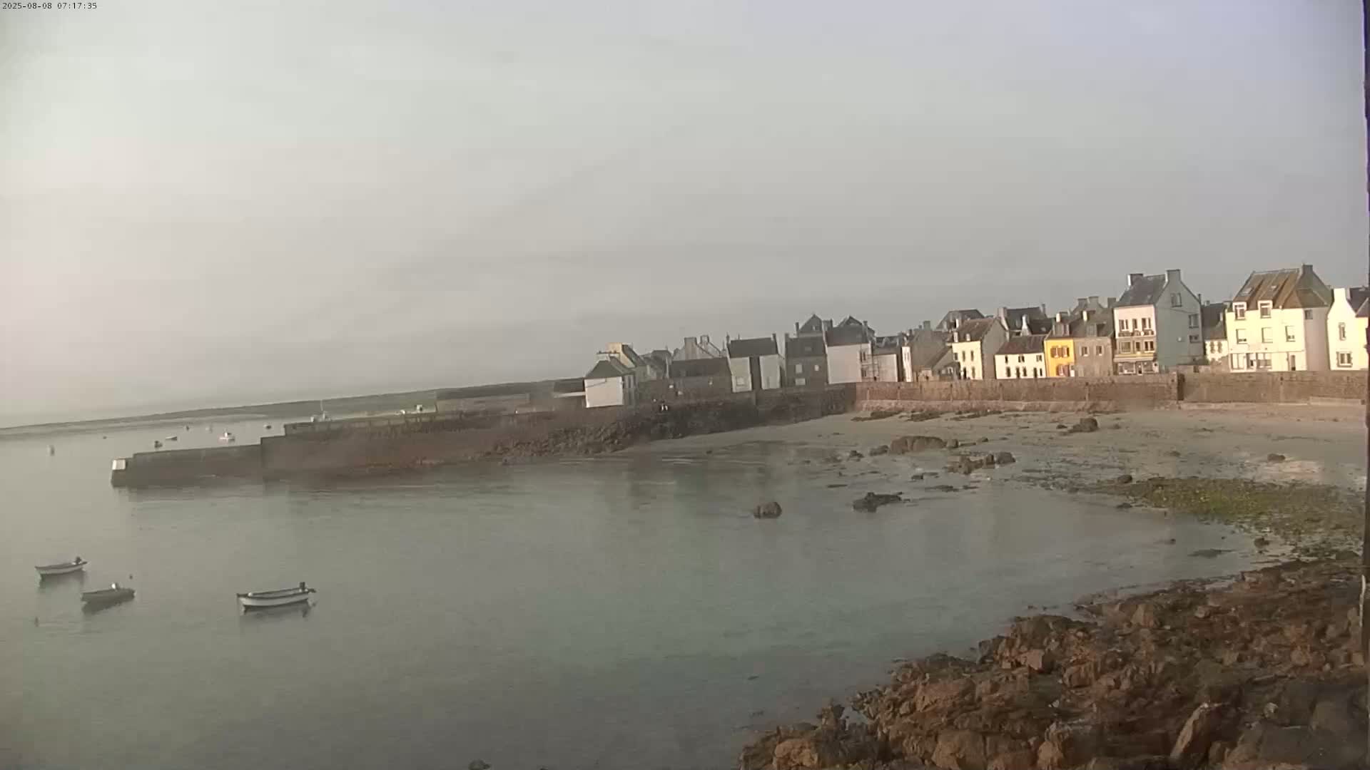 Ile de Sein Island Village & Coast Live Cam -  Quimper, Finistère, Bretagne, France