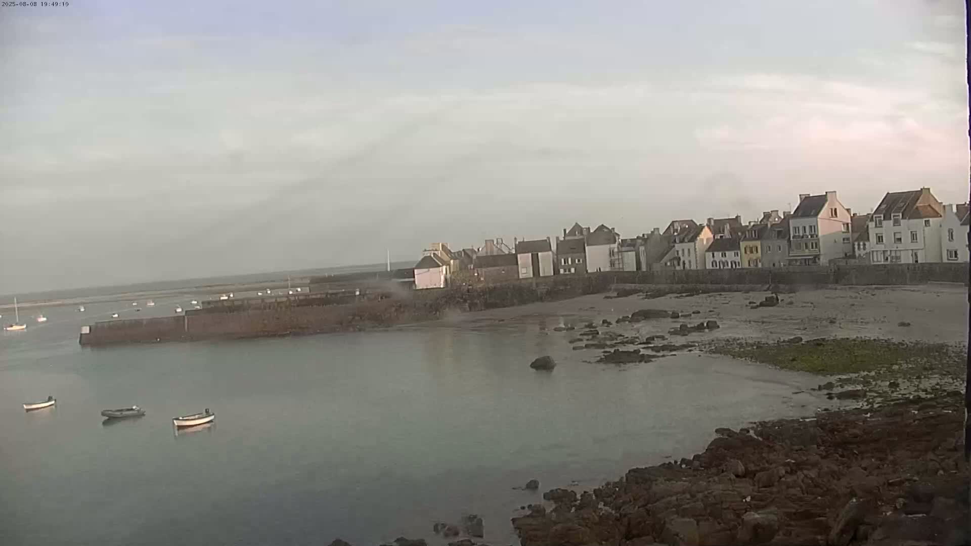 Ile de Sein Island Village & Coast Live Cam -  Quimper, Finistère, Bretagne, France