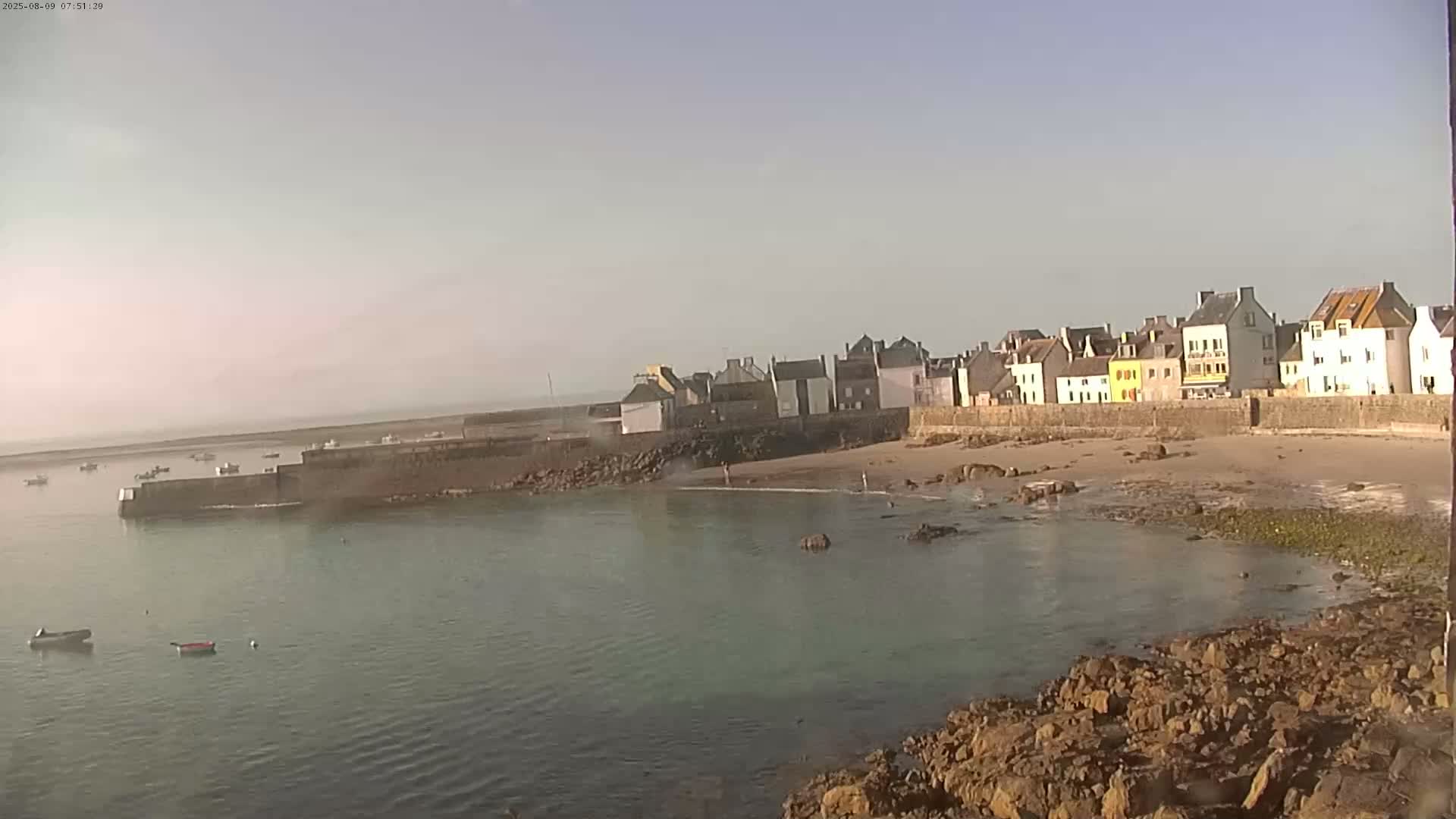 Ile de Sein Island Village & Coast Live Cam -  Quimper, Finistère, Bretagne, France