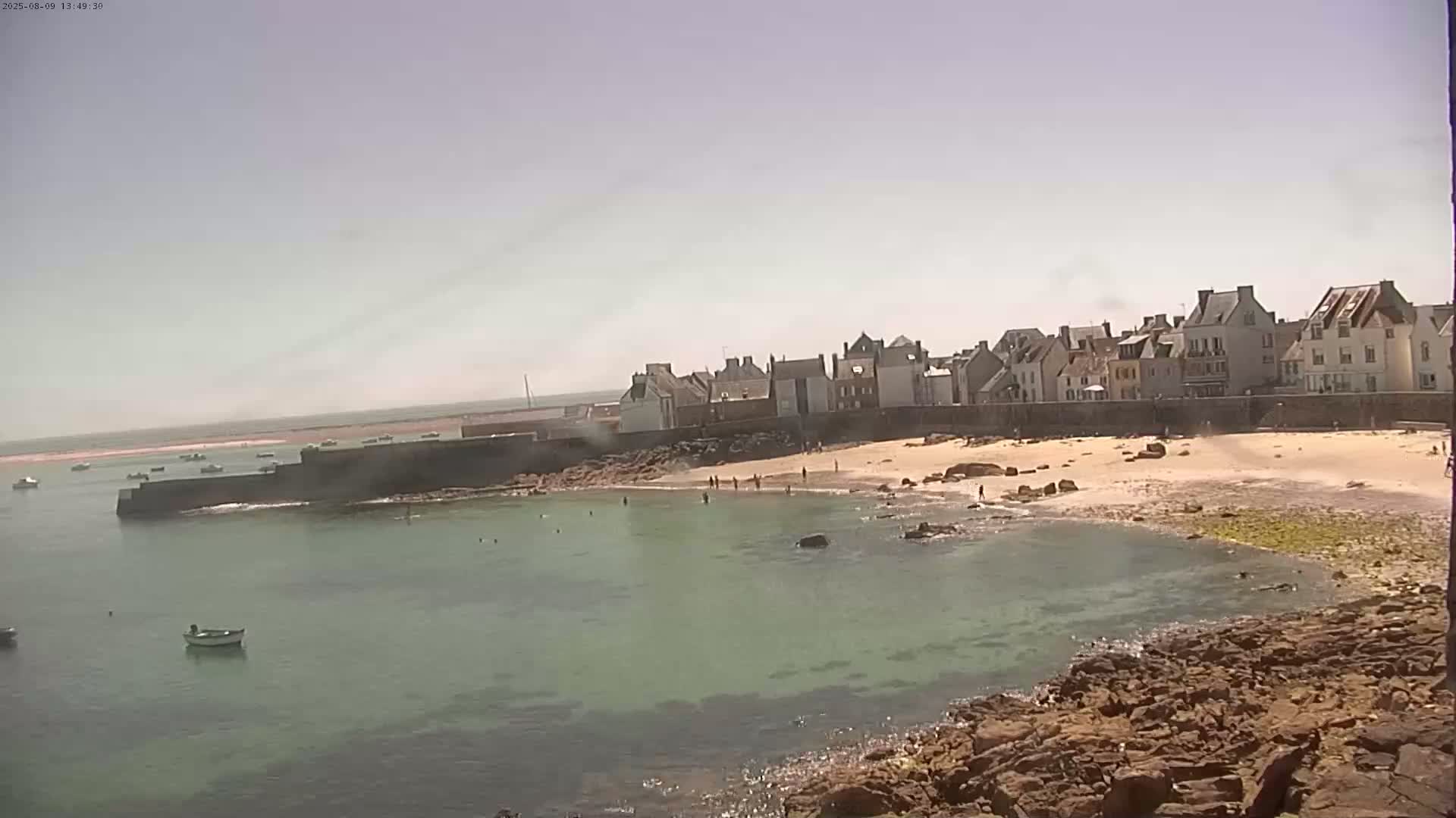 Ile de Sein Island Village & Coast Live Cam -  Quimper, Finistère, Bretagne, France