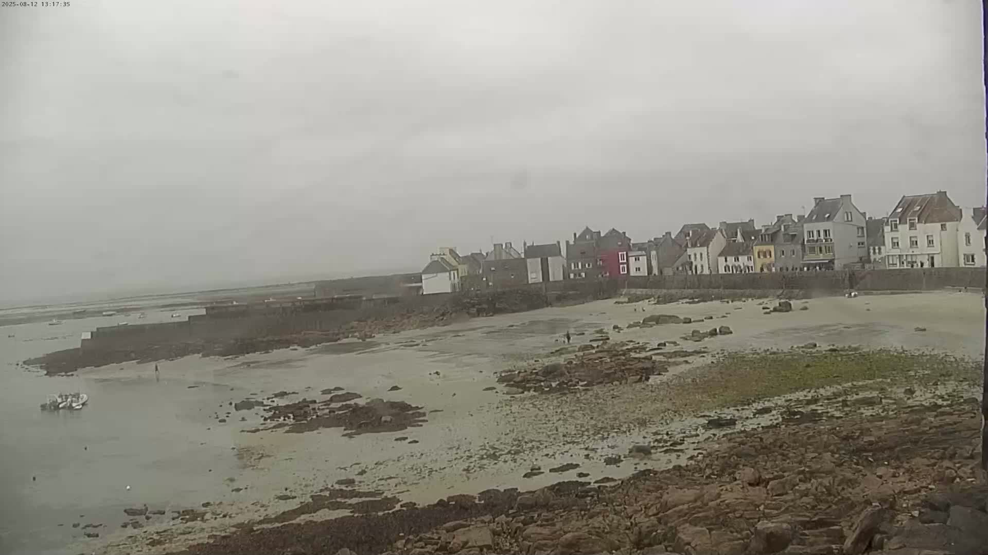 Ile de Sein Island Village & Coast Live Cam -  Quimper, Finistère, Bretagne, France