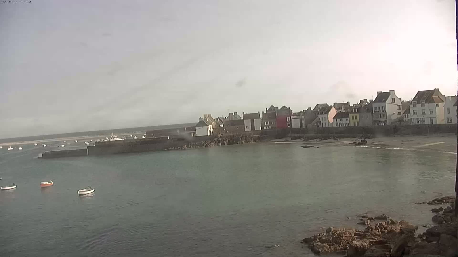 Ile de Sein Island Village & Coast Live Cam -  Quimper, Finistère, Bretagne, France