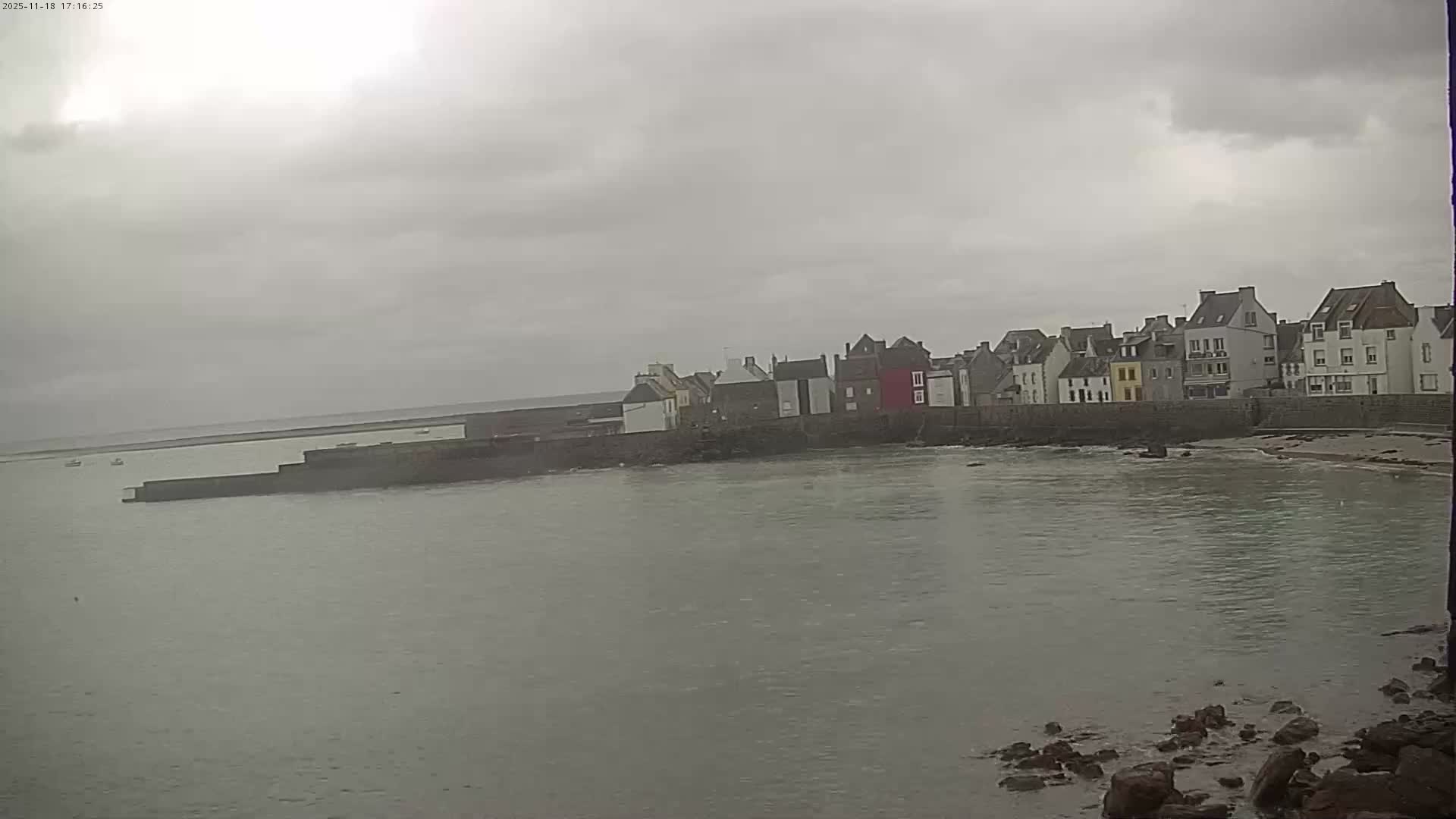 Ile de Sein Island Village & Coast Live Cam -  Quimper, Finistère, Bretagne, France