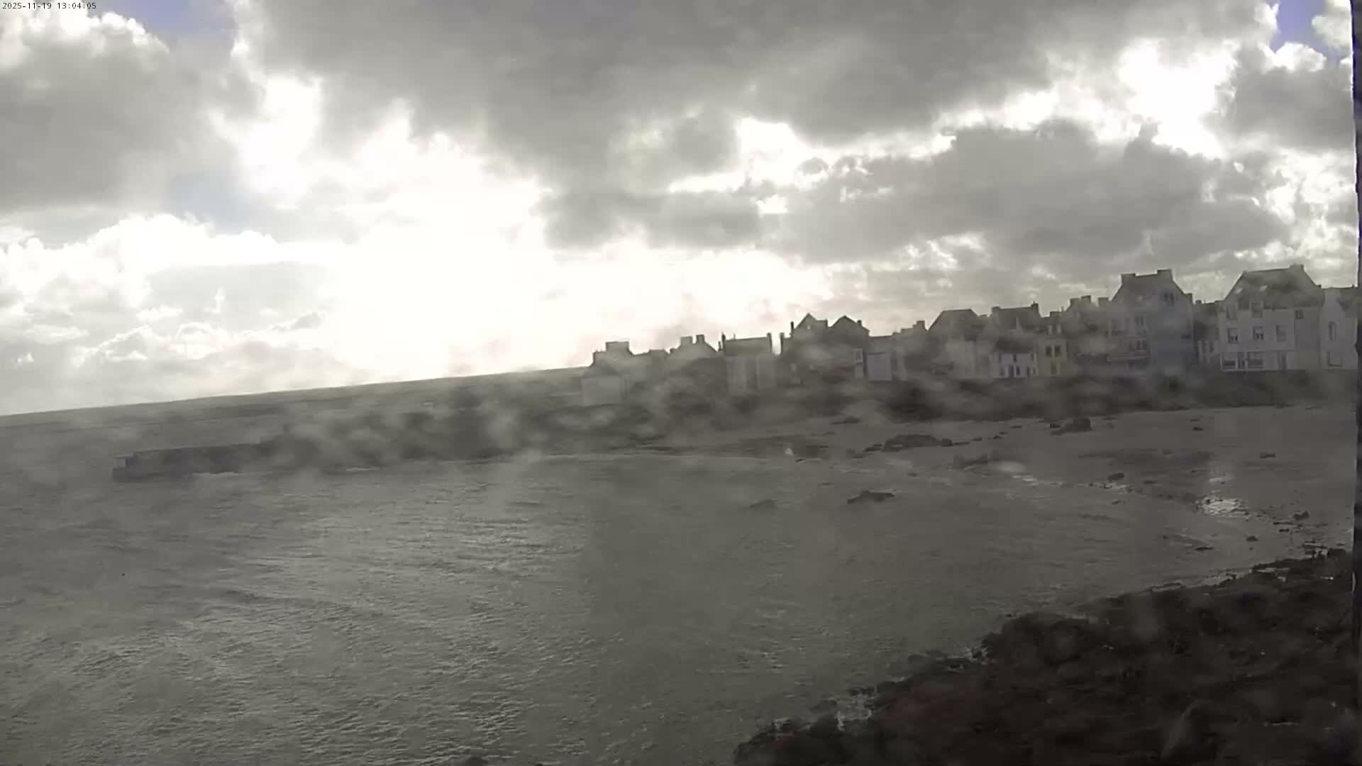 Ile de Sein Island Village & Coast Live Cam -  Quimper, Finistère, Bretagne, France