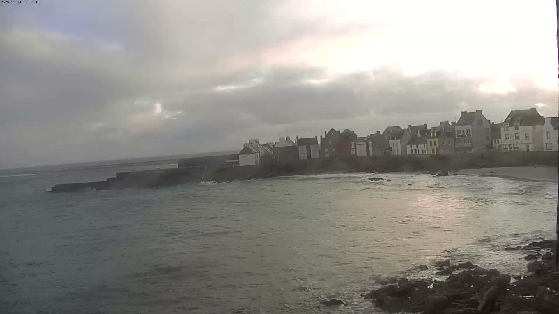 Ile de Sein Island Village & Coast Live Cam -  Quimper, Finistère, Bretagne, France