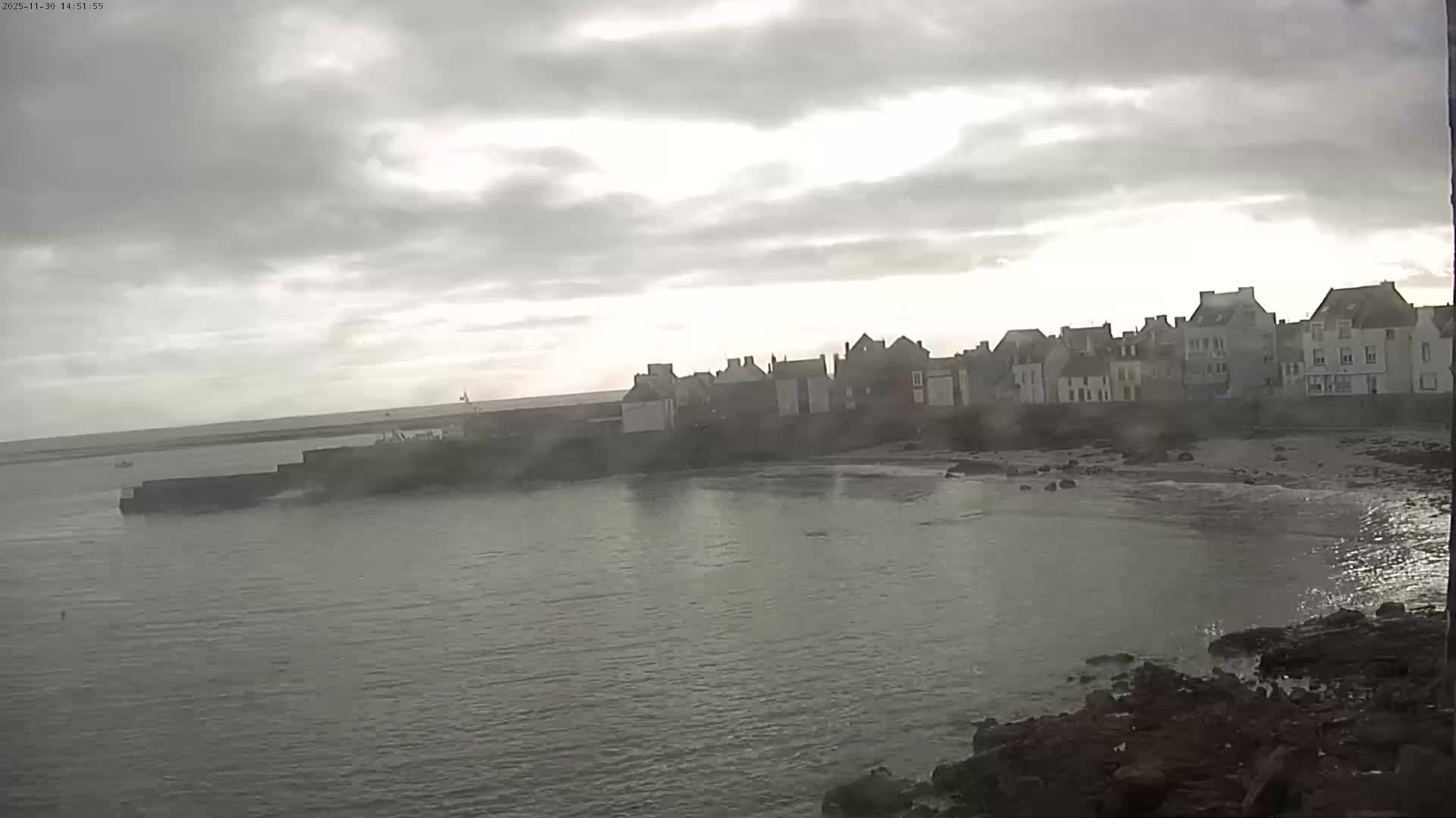 Ile de Sein Island Village & Coast Live Cam -  Quimper, Finistère, Bretagne, France