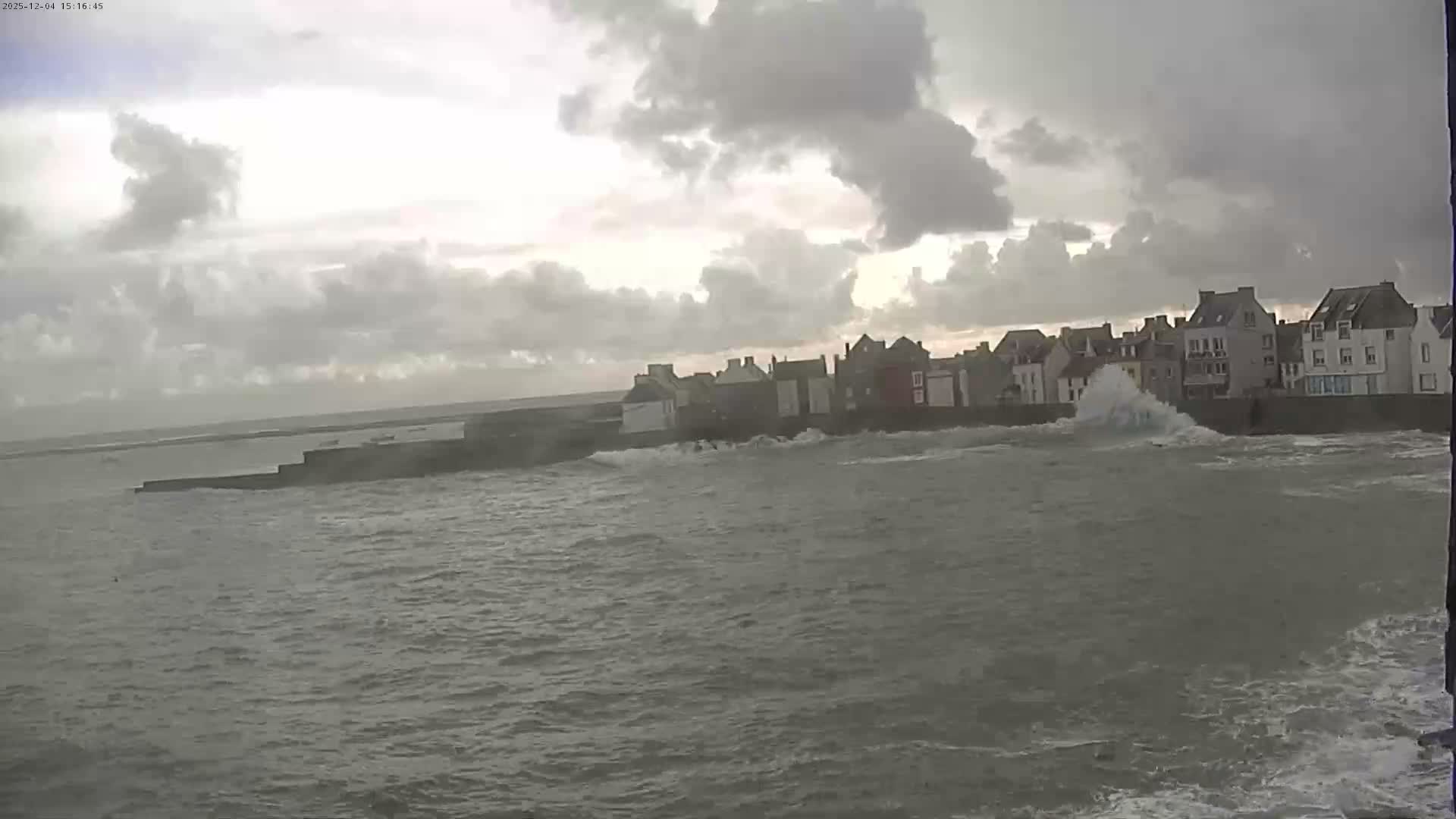 Ile de Sein Island Village & Coast Live Cam -  Quimper, Finistère, Bretagne, France