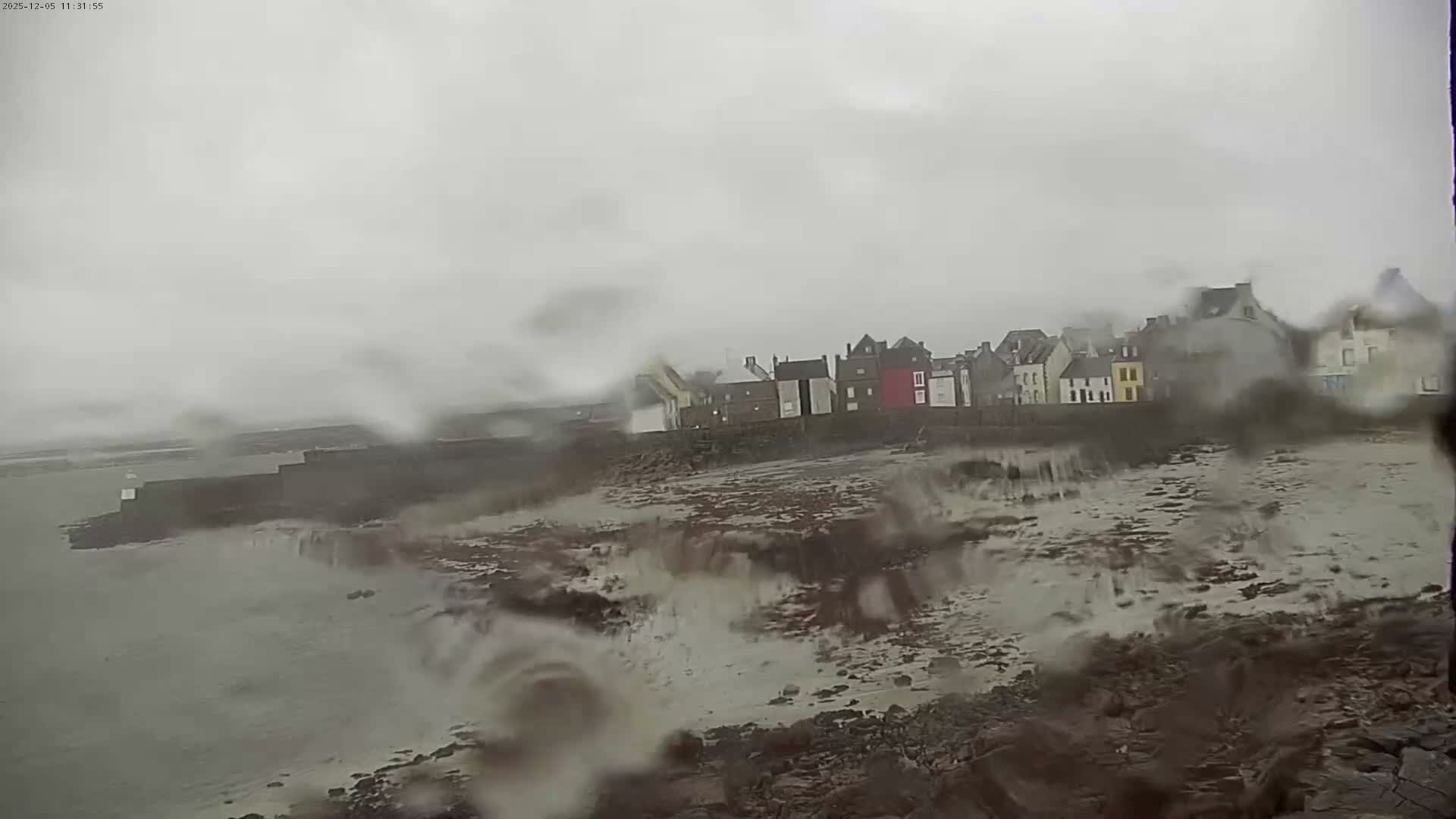 Ile de Sein Island Village & Coast Live Cam -  Quimper, Finistère, Bretagne, France