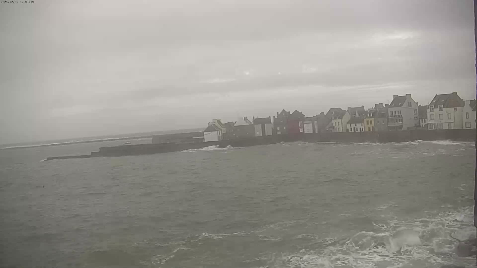 Ile de Sein Island Village & Coast Live Cam -  Quimper, Finistère, Bretagne, France