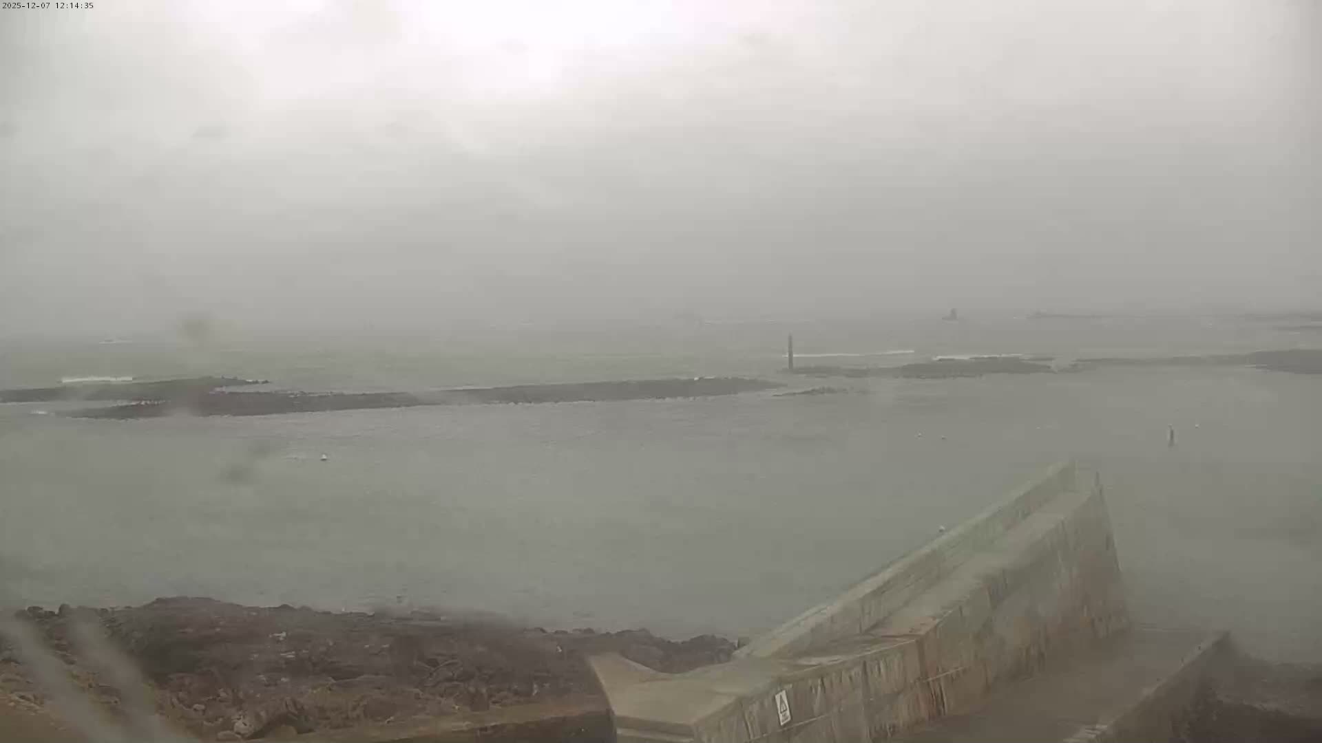 Ile de Sein Island Village & Coast Live Cam -  Quimper, Finistère, Bretagne, France