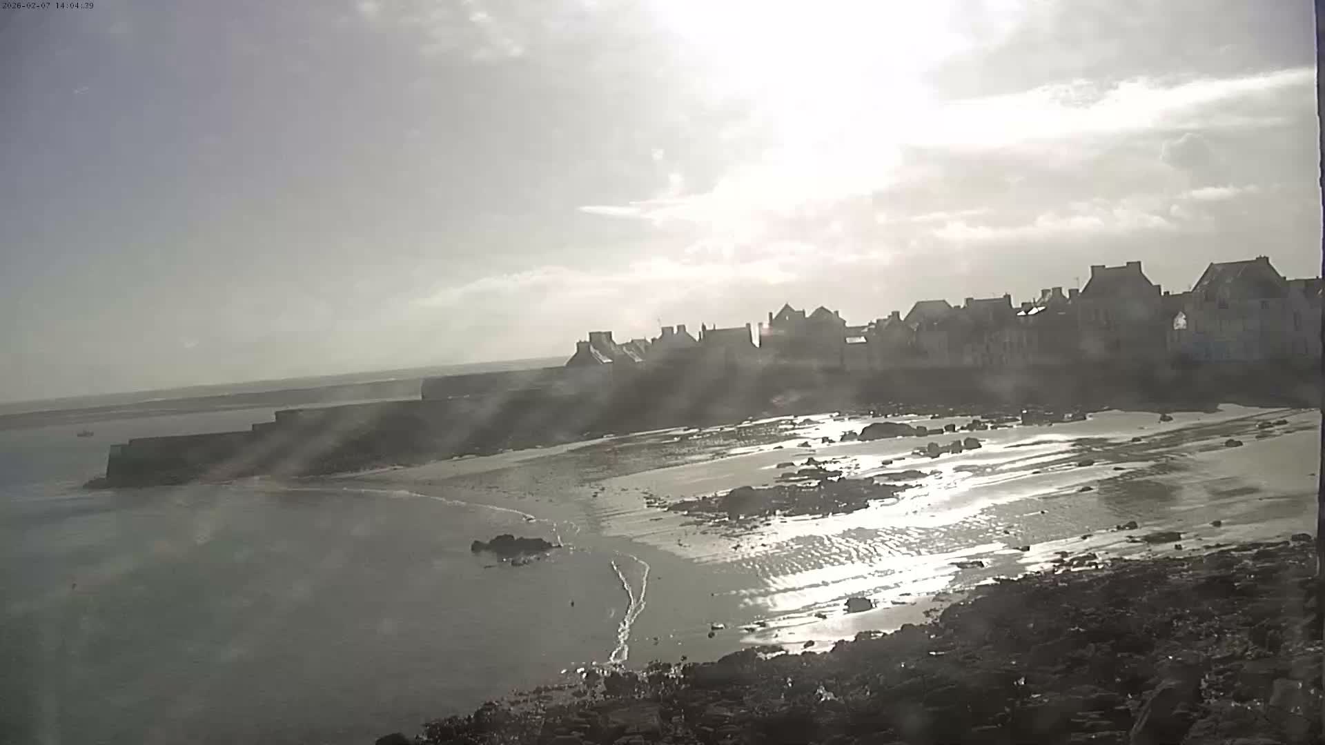 Ile de Sein Island Village & Coast Live Cam -  Quimper, Finistère, Bretagne, France